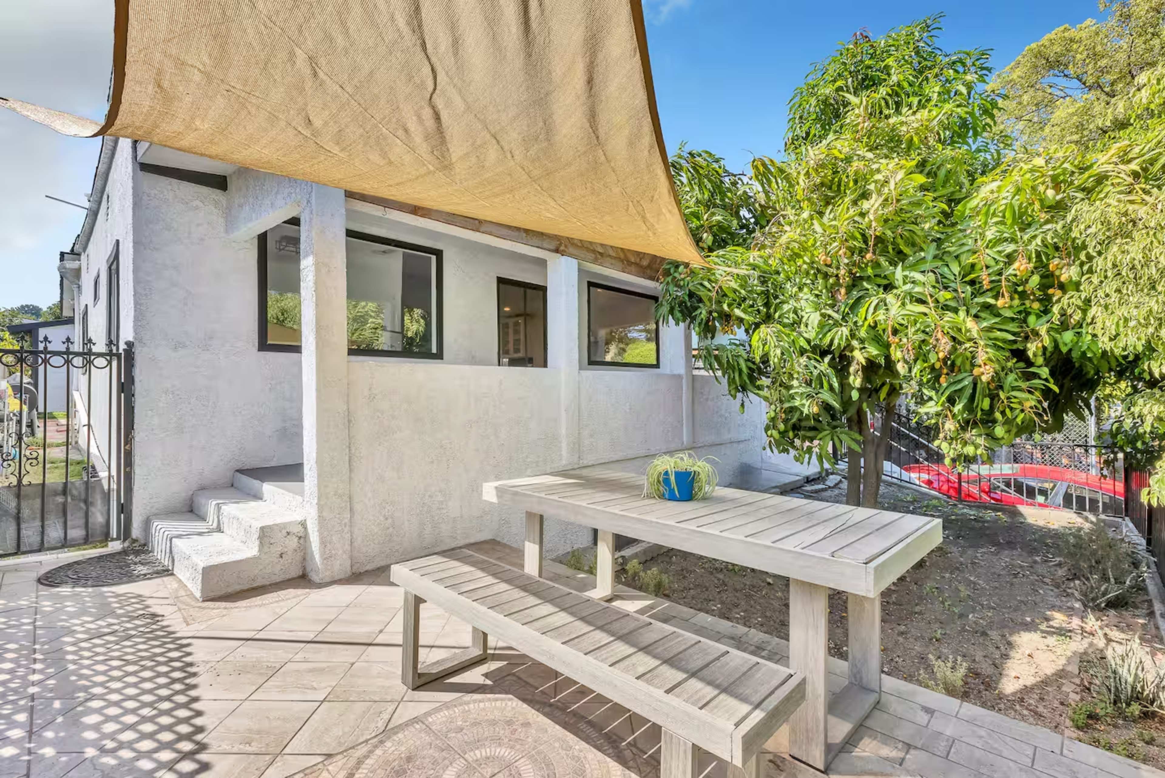 Naturally Bright & Airy - Entire home in Los Angeles Image in Northeast Los Angeles, Los Angeles, CA