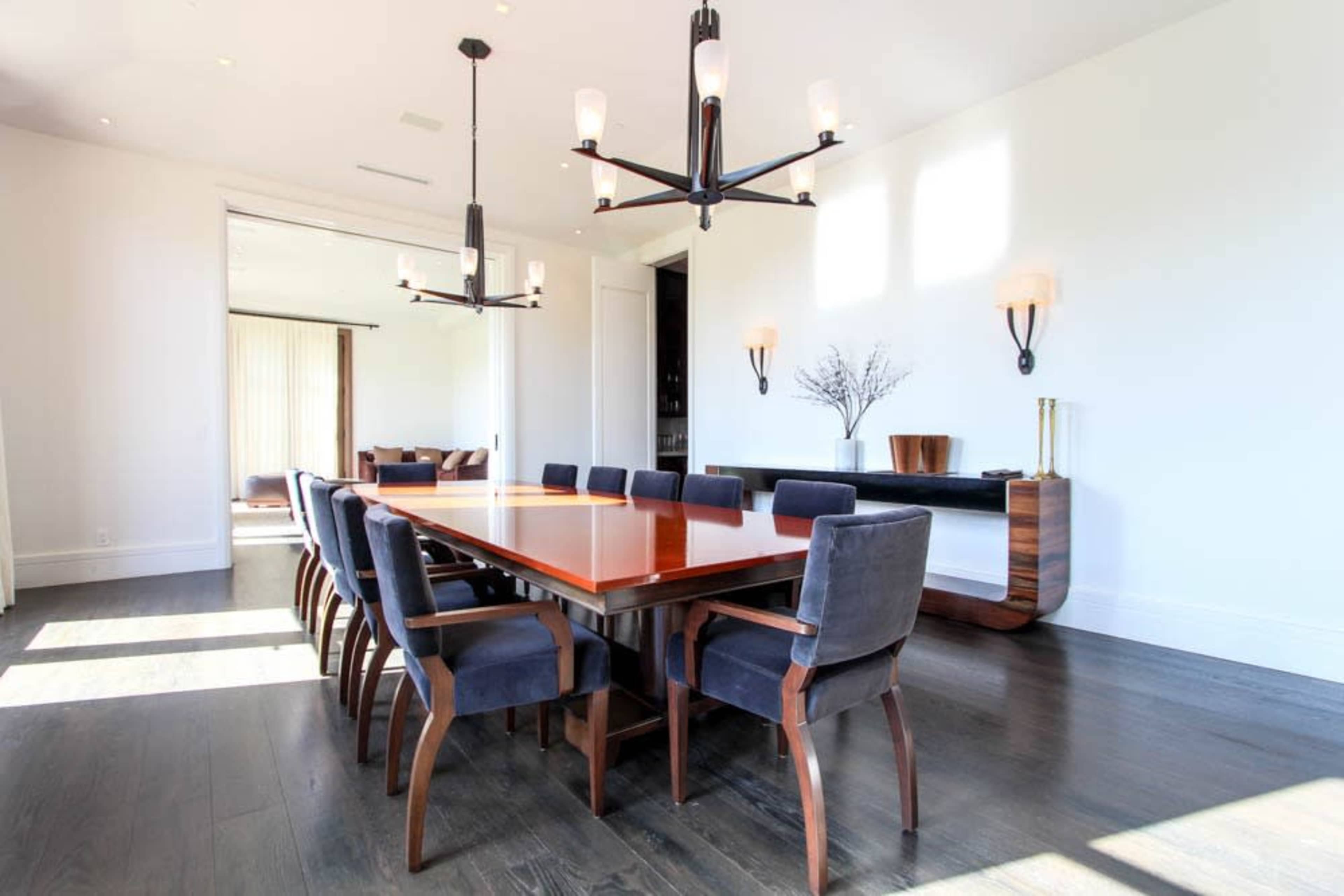 MODERN MEDITERRANEAN VILLA W/ POOL & COURTYARD Image in Brentwood, Los Angeles, CA