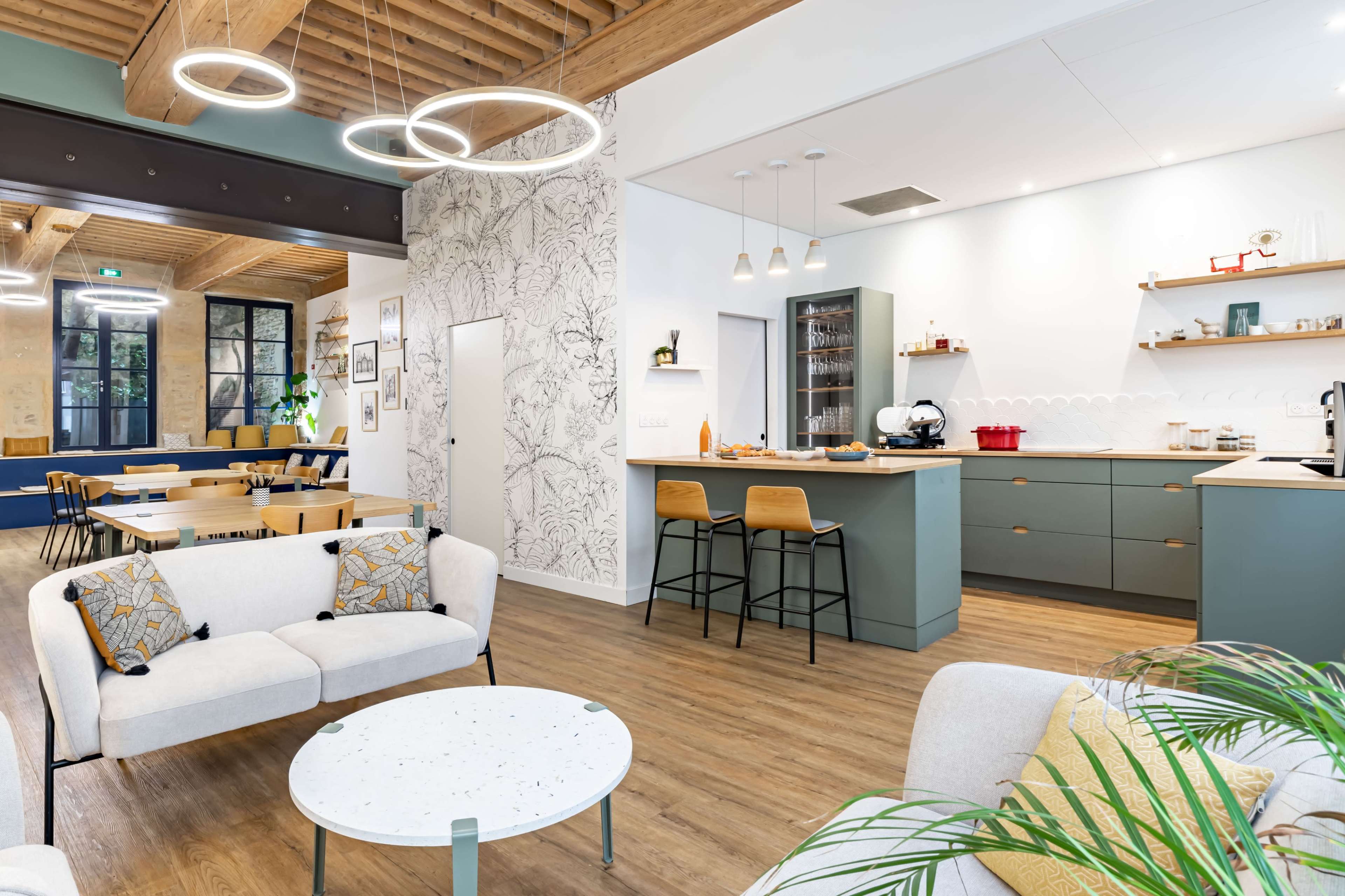 Ancien Atelier Canut en Centre Ville - 4m De Plafond - Pierres Et Bois Image in Grande Côte - Annonciade, Lyon