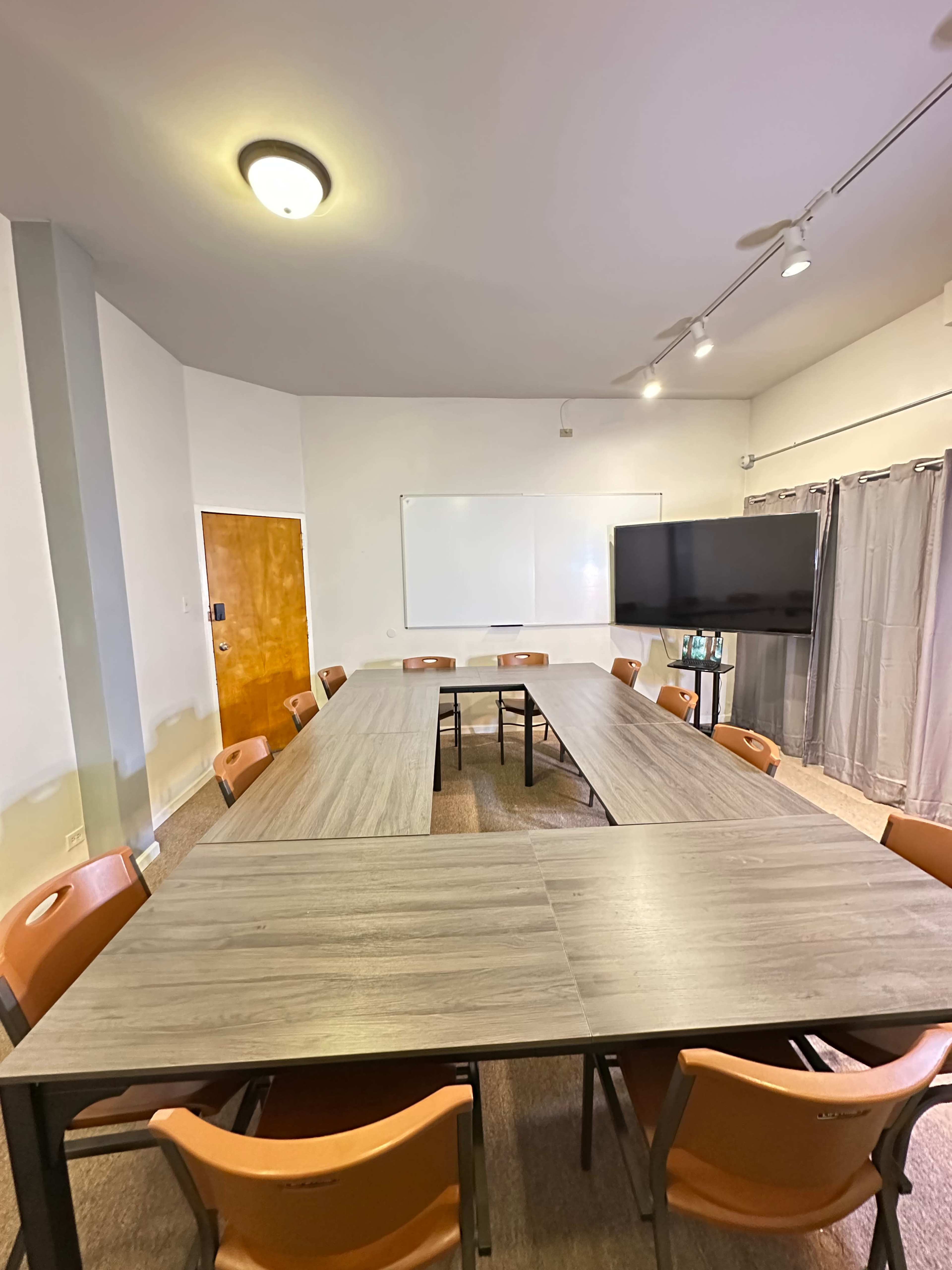 Modern Conference Room on Chicago’s 87th Street Image in Avalon Park, Chicago, IL