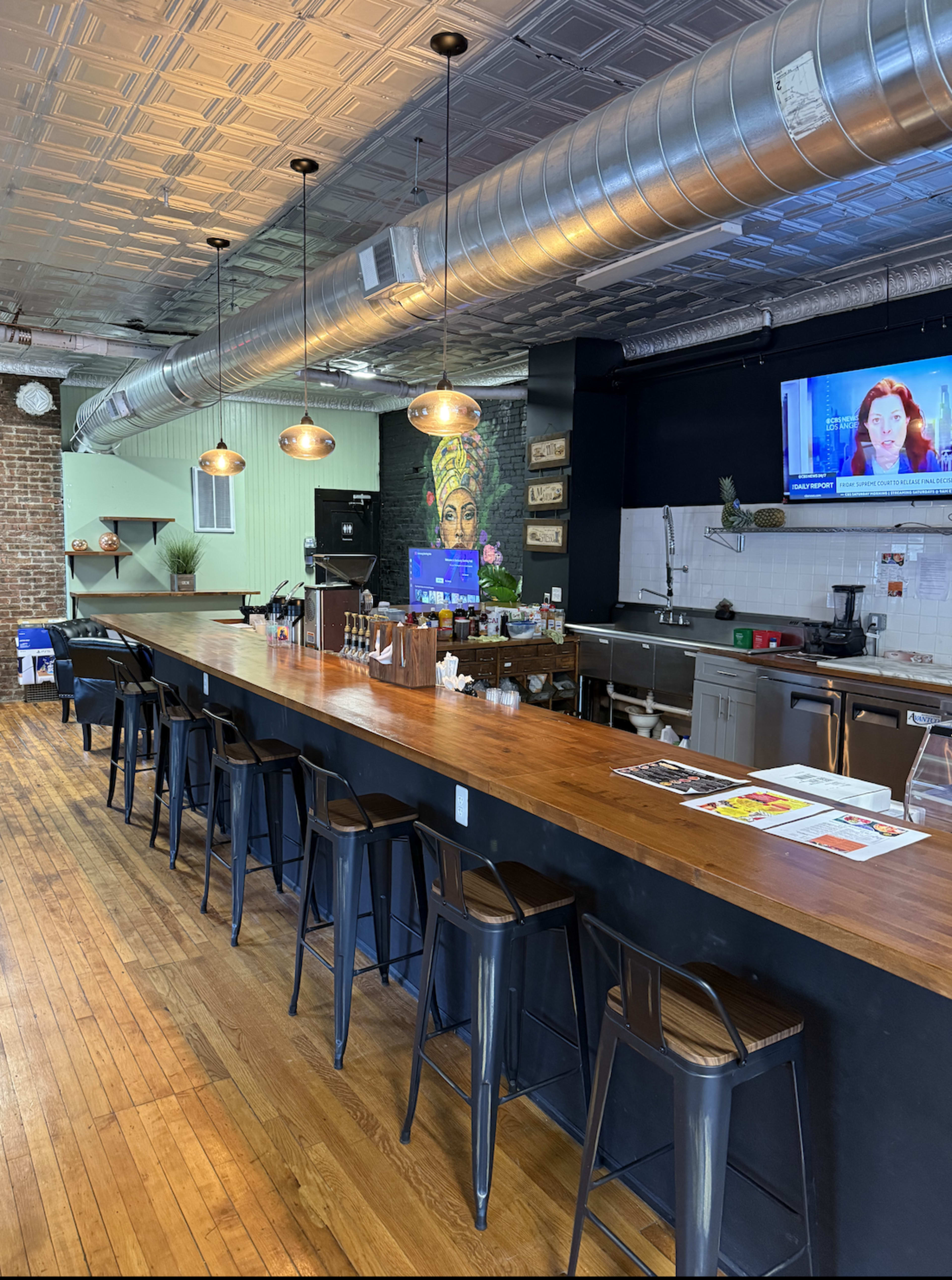 Beautiful Café Setting for Live Performances, meetings, and Social Events Image in Kearny, Kearny, NJ