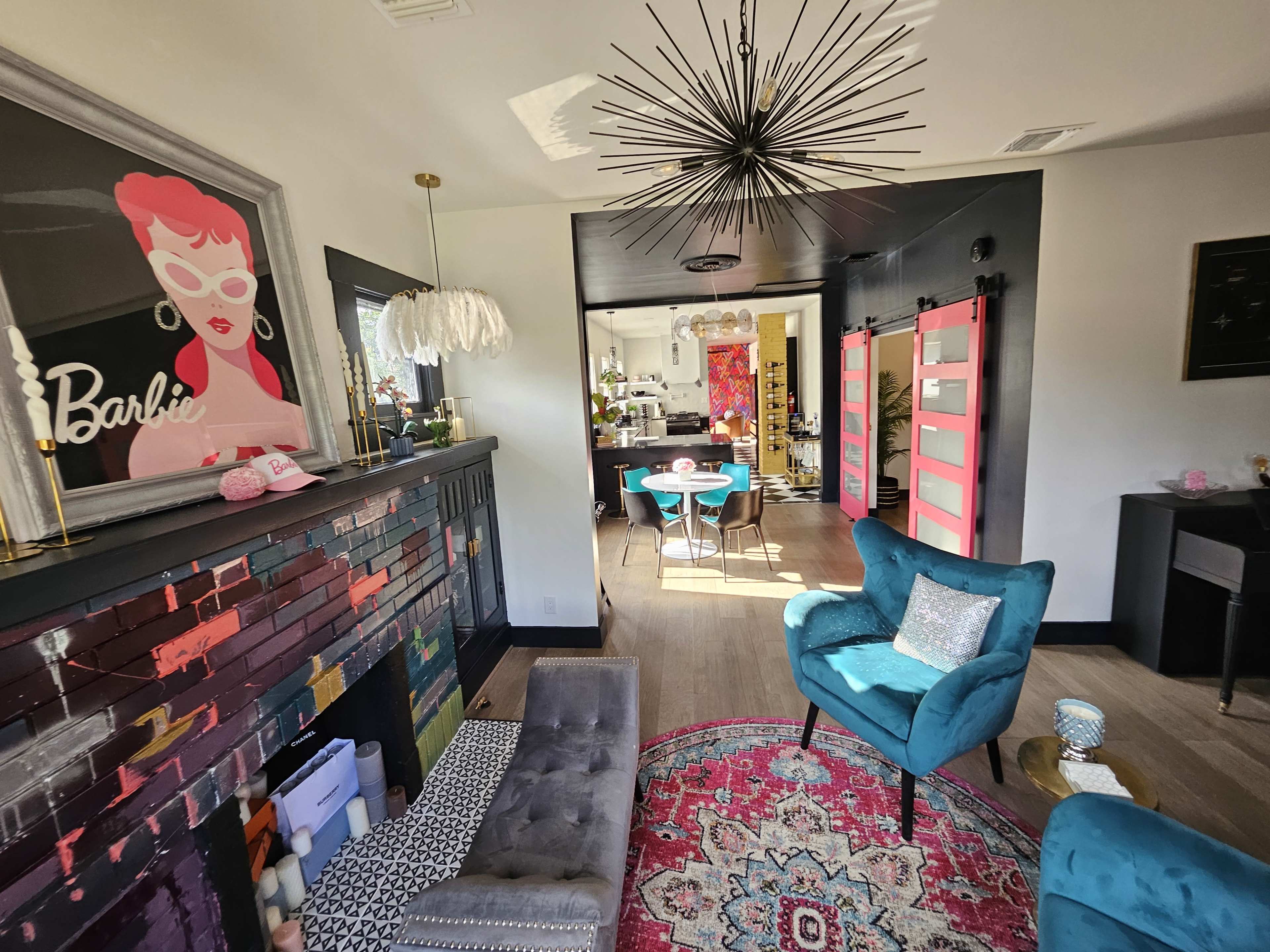 Barbie Bungalow walk to Pearl & mins to Downtown/Golf Image in Government Hill, San Antonio, TX