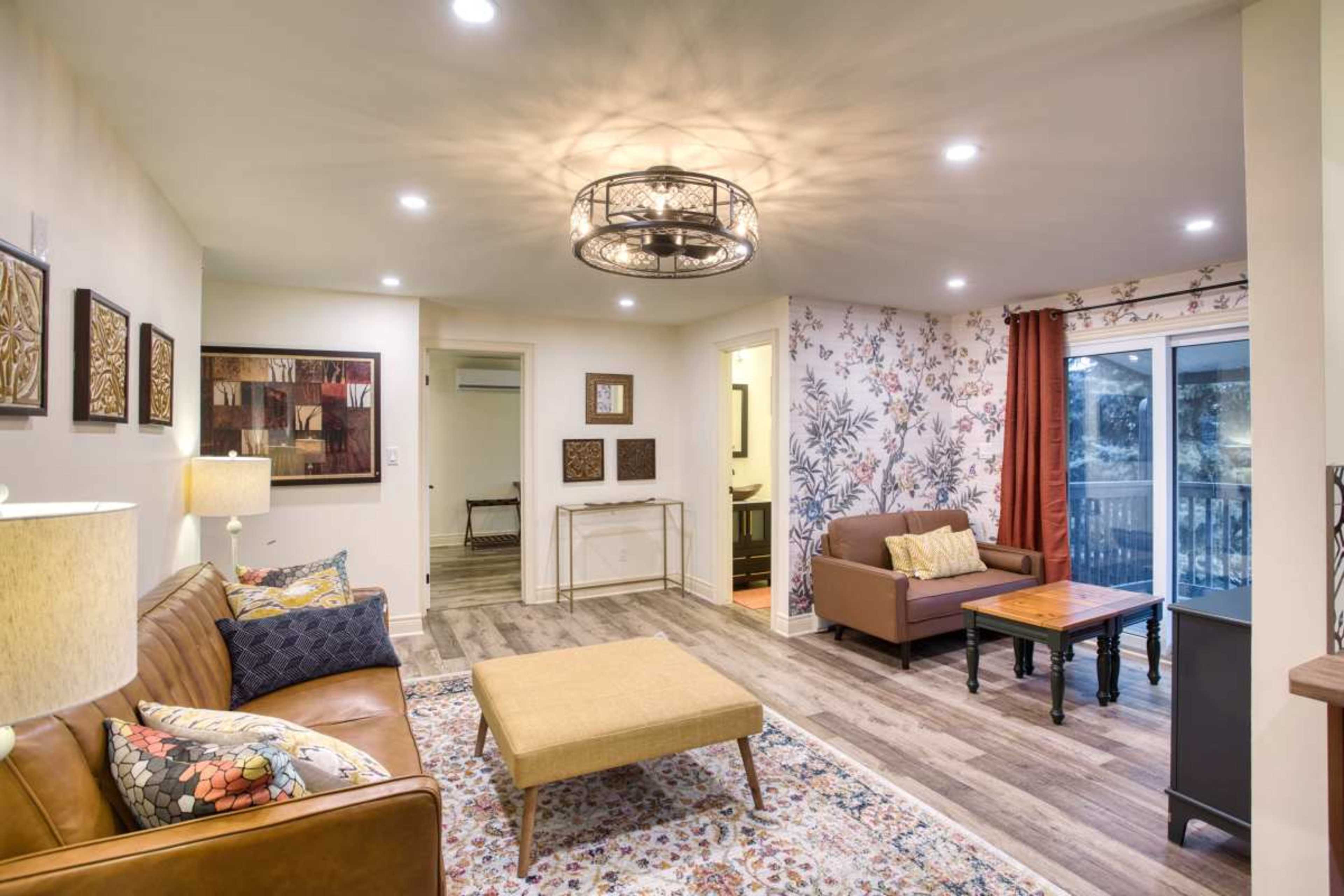 Rustic and Elegant 2BR Apartment in the Countryside of Niagara Benchlands Winery Region Image in Campden, Campden, ON