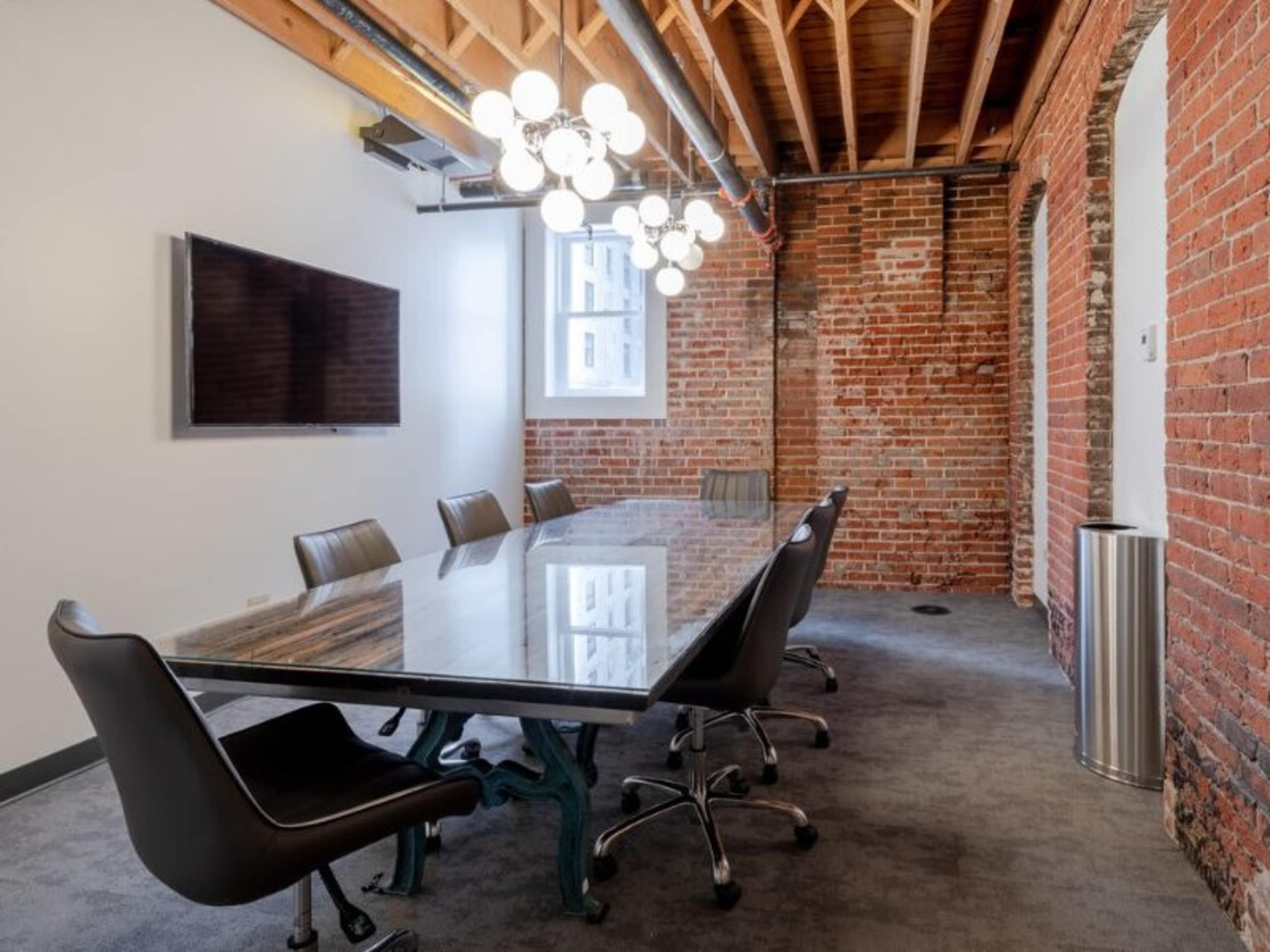 10-Person Conference Room