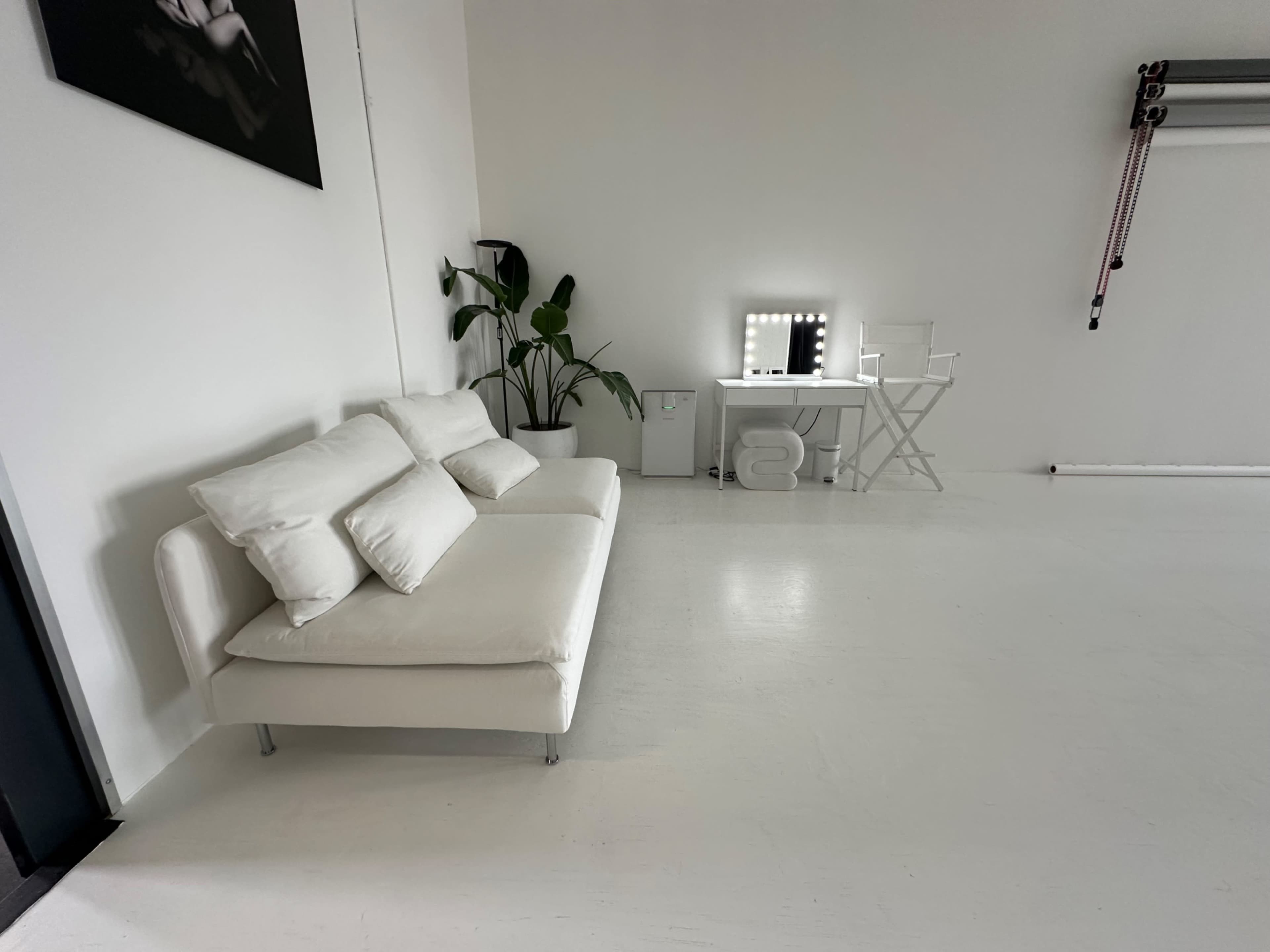 Bright & Spacious All-White Loft Studio – Jersey City Image in West Side, jersey City, NJ
