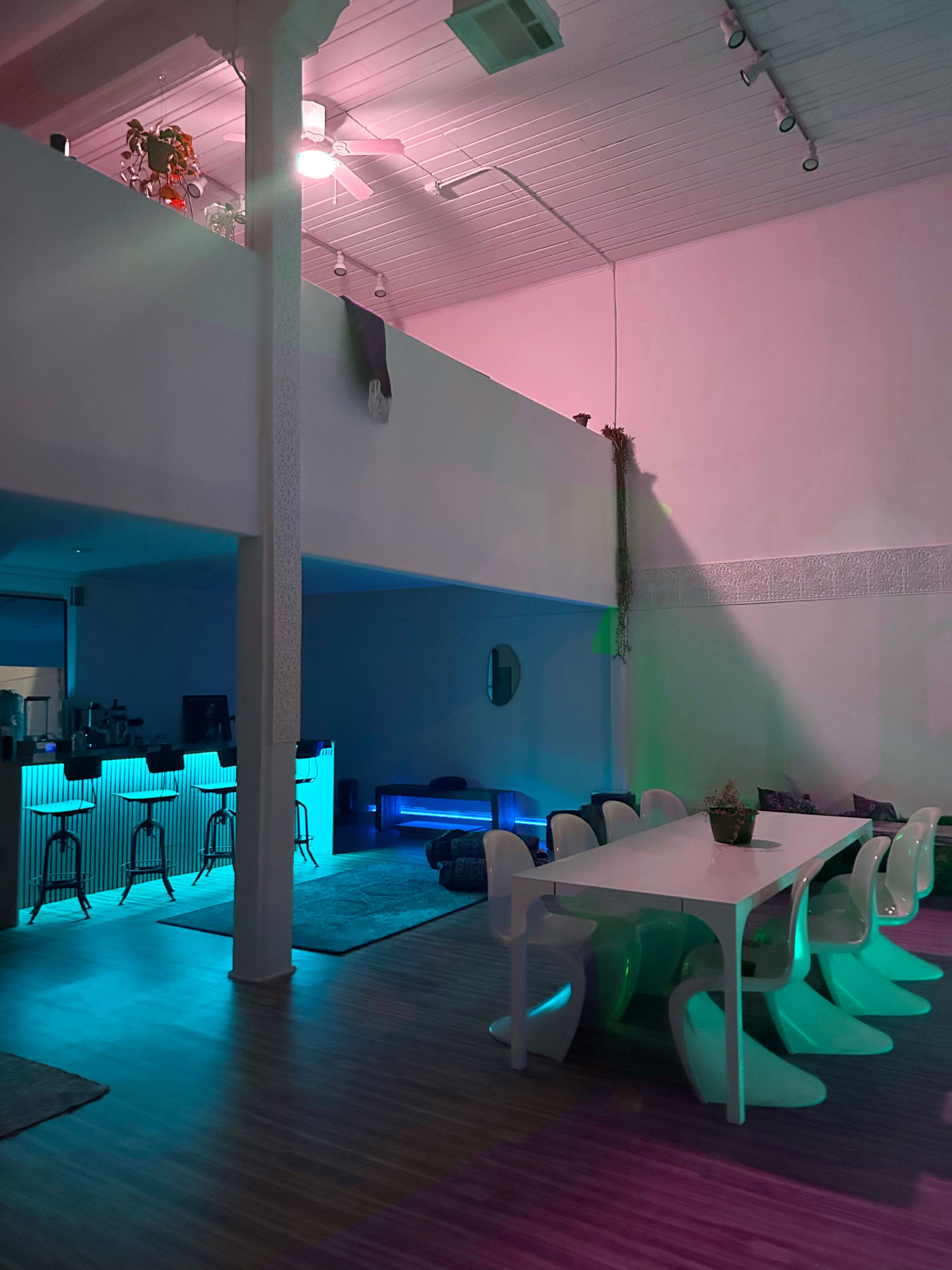 Creative Oasis w/ Warm Vibes, Huge Windows & Golden Light Image in Westlake, Los Angeles, CA