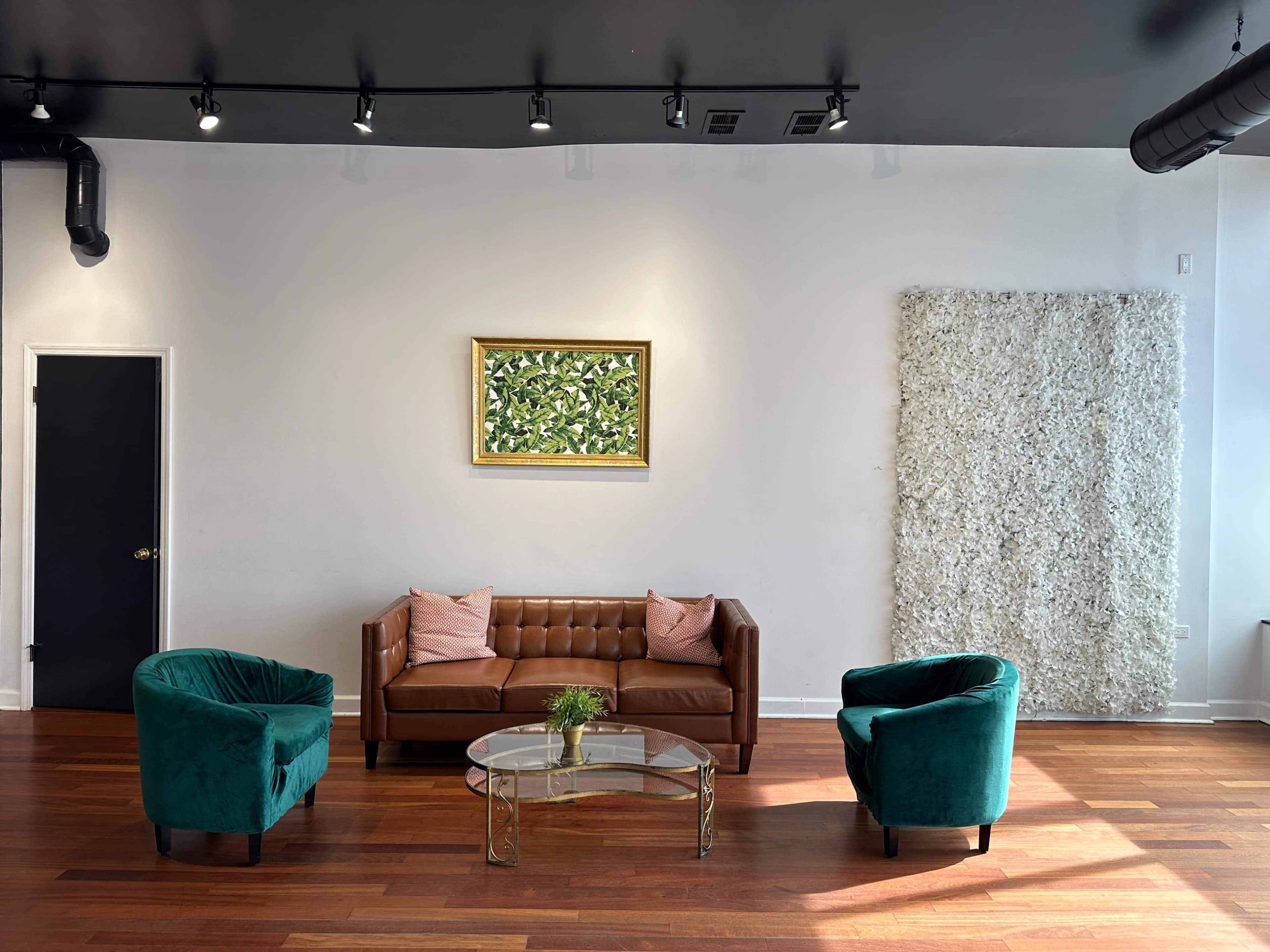 Unique and Spacious Converted Storefront Loft Image in South Old Irving Park, Chicago, IL
