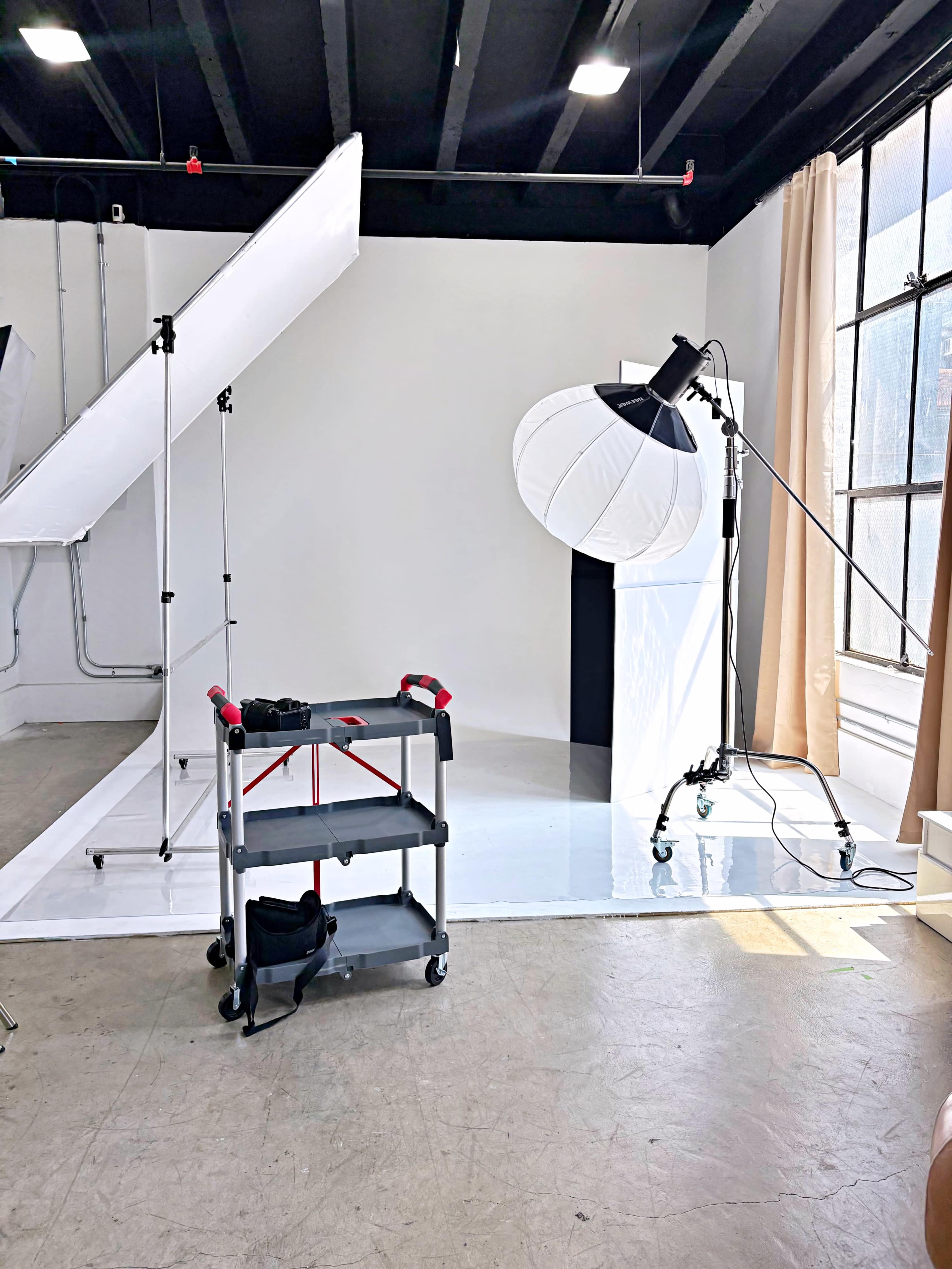 The Content Studio w/ City Views, Cyc Wall, Multi-Sets & Sun Shadows Image in Central LA, Los Angeles, CA