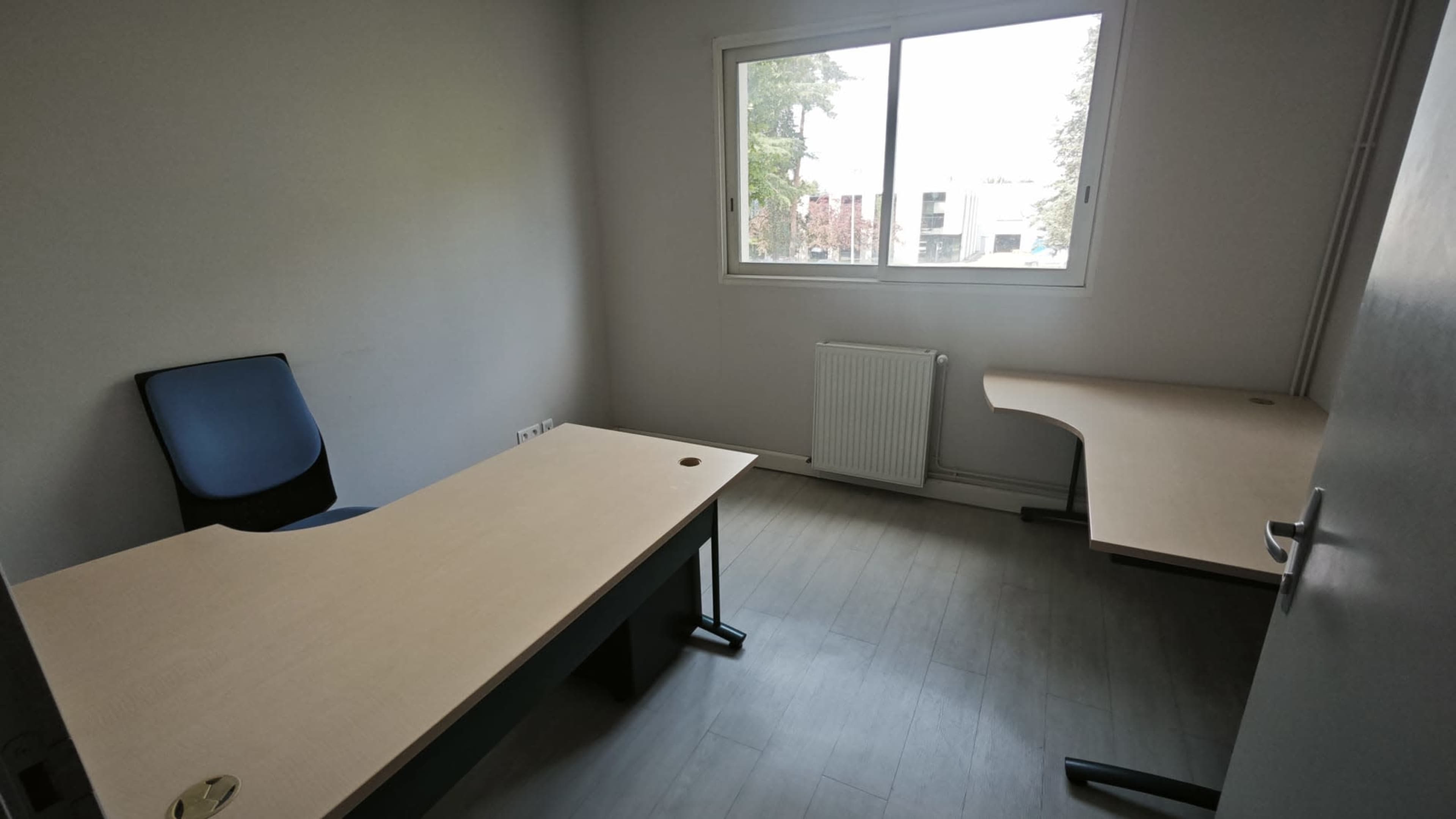 🎥 Studio de tournage à louer 120m2 – Décor 🔬 laboratoire scientifique 🔬 – Podcast, Tournage, Shooting photo/vidéo – Magny-les-Hameaux (Yvelines) Image in , Magny Les Hameaux