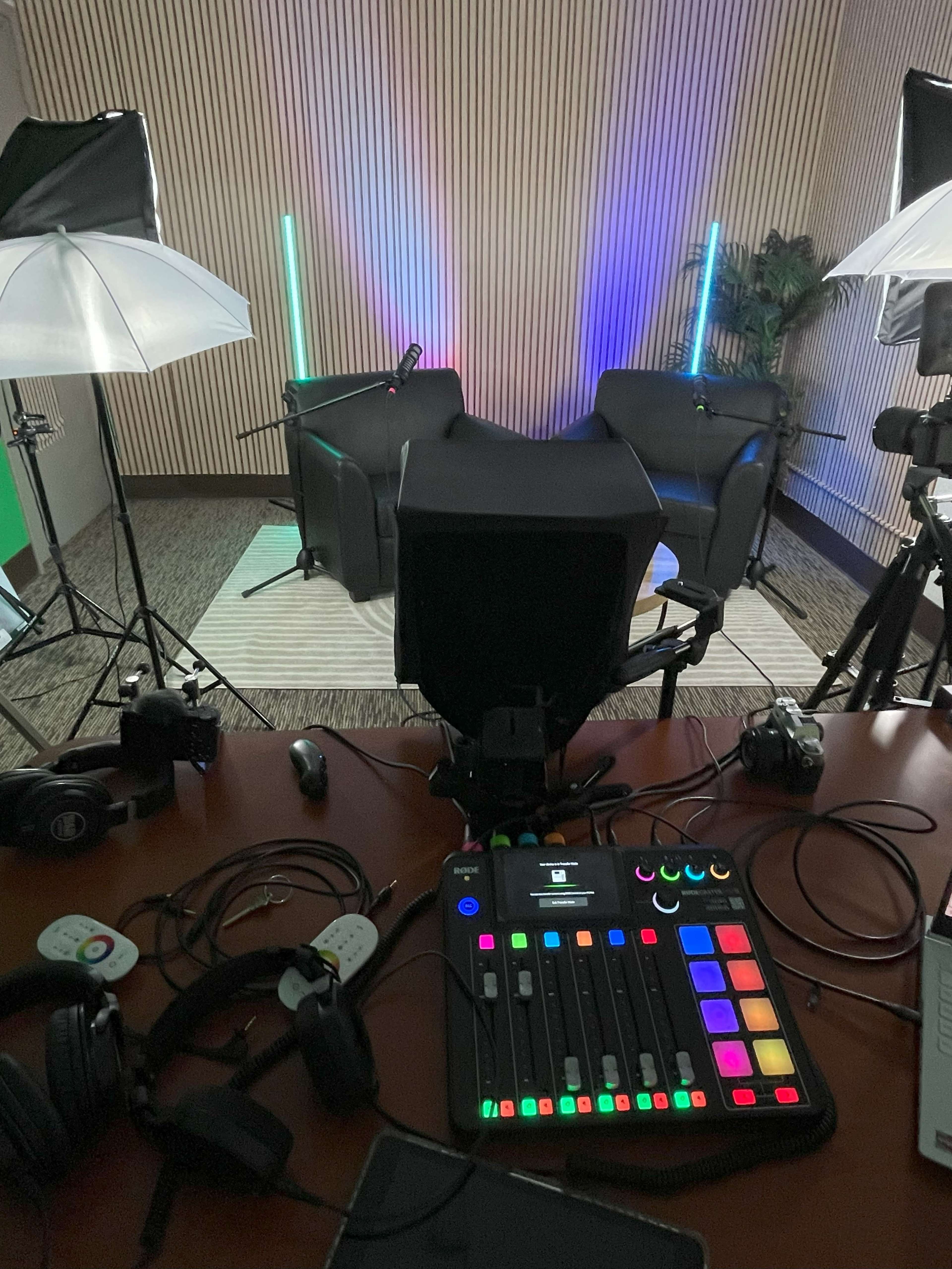 Studio for Recording or Filming Social Media Contents Podcast Videos Photoshoot Product Photography Image in Lake Balboa, Lake Balboa, CA