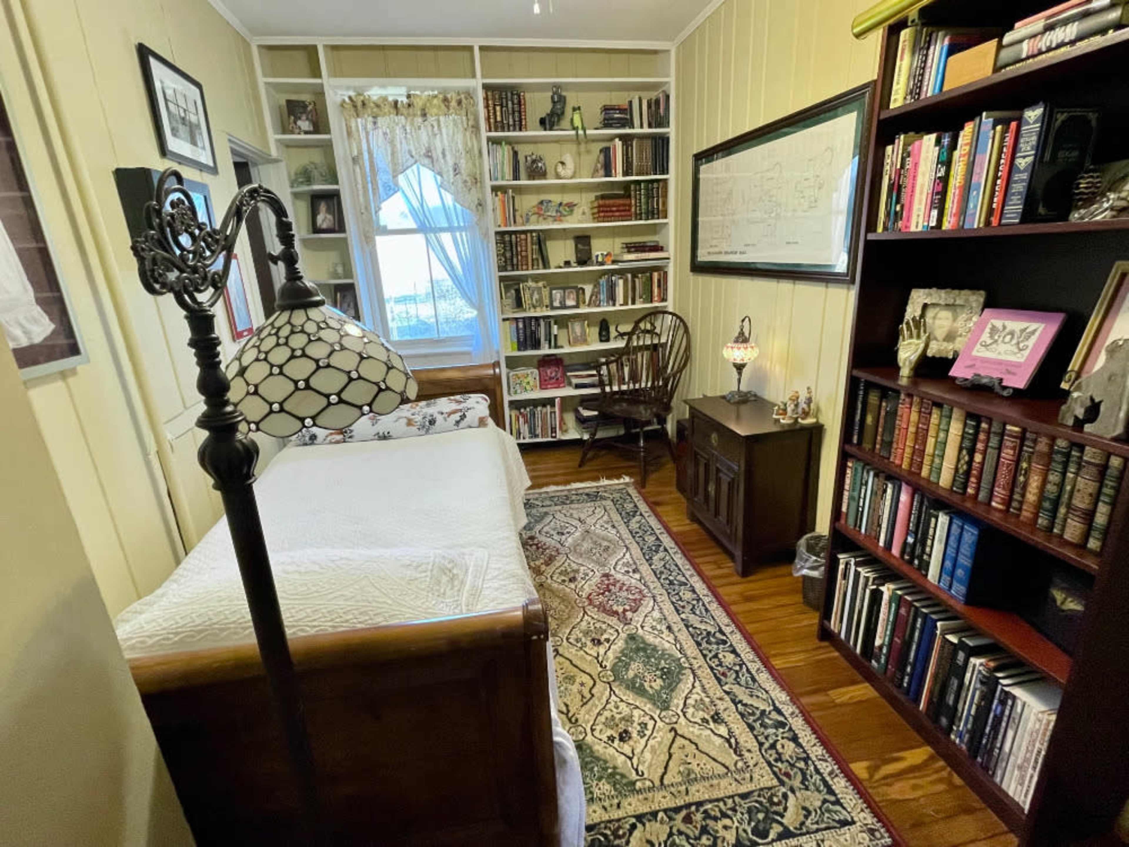 Ready Room - Small Room with Bathroom