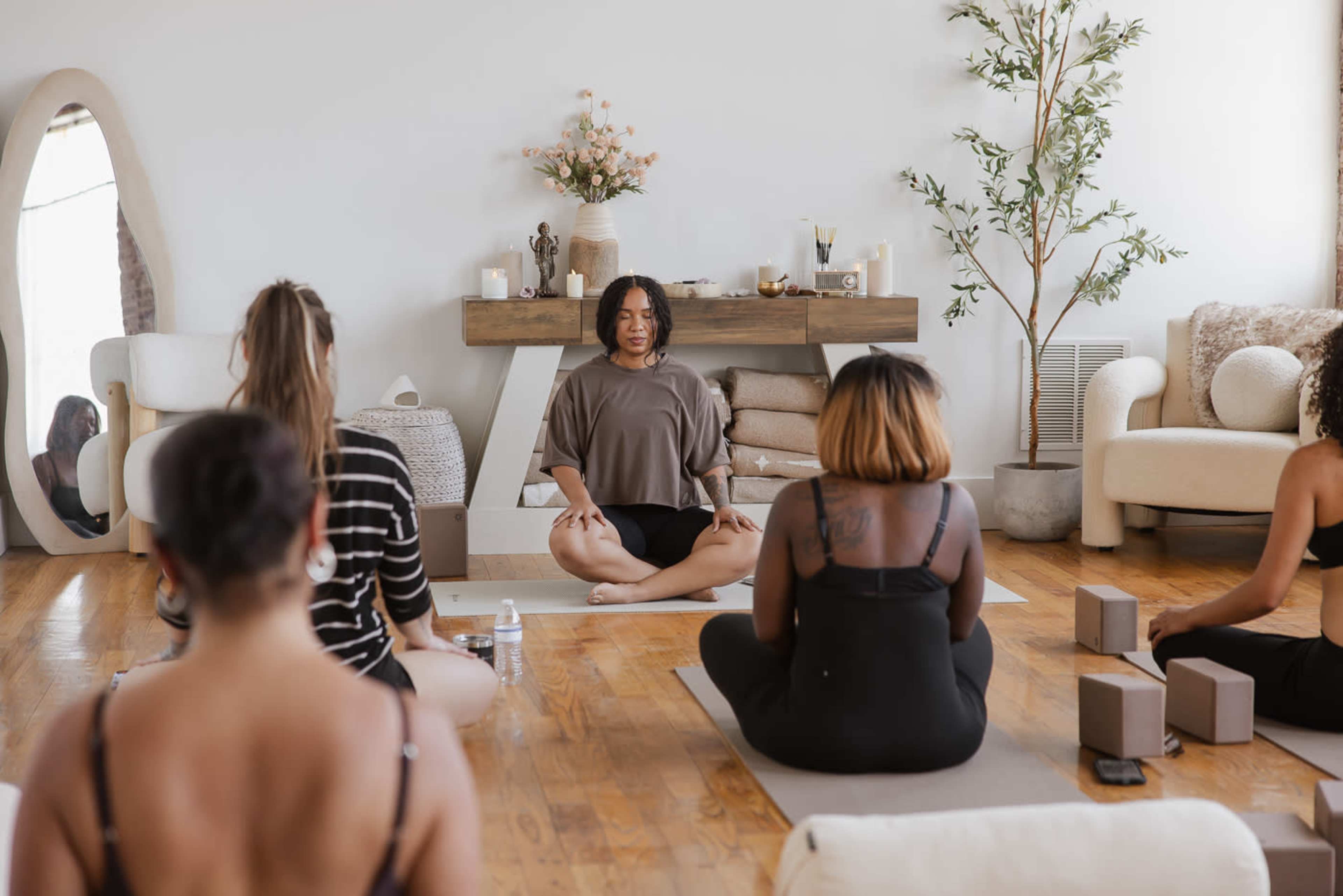 Cozy Natural Light Wellness Studio with Neutral Aesthetic in Castleberry Hill Image in Downtown Atlanta, Atlanta, GA