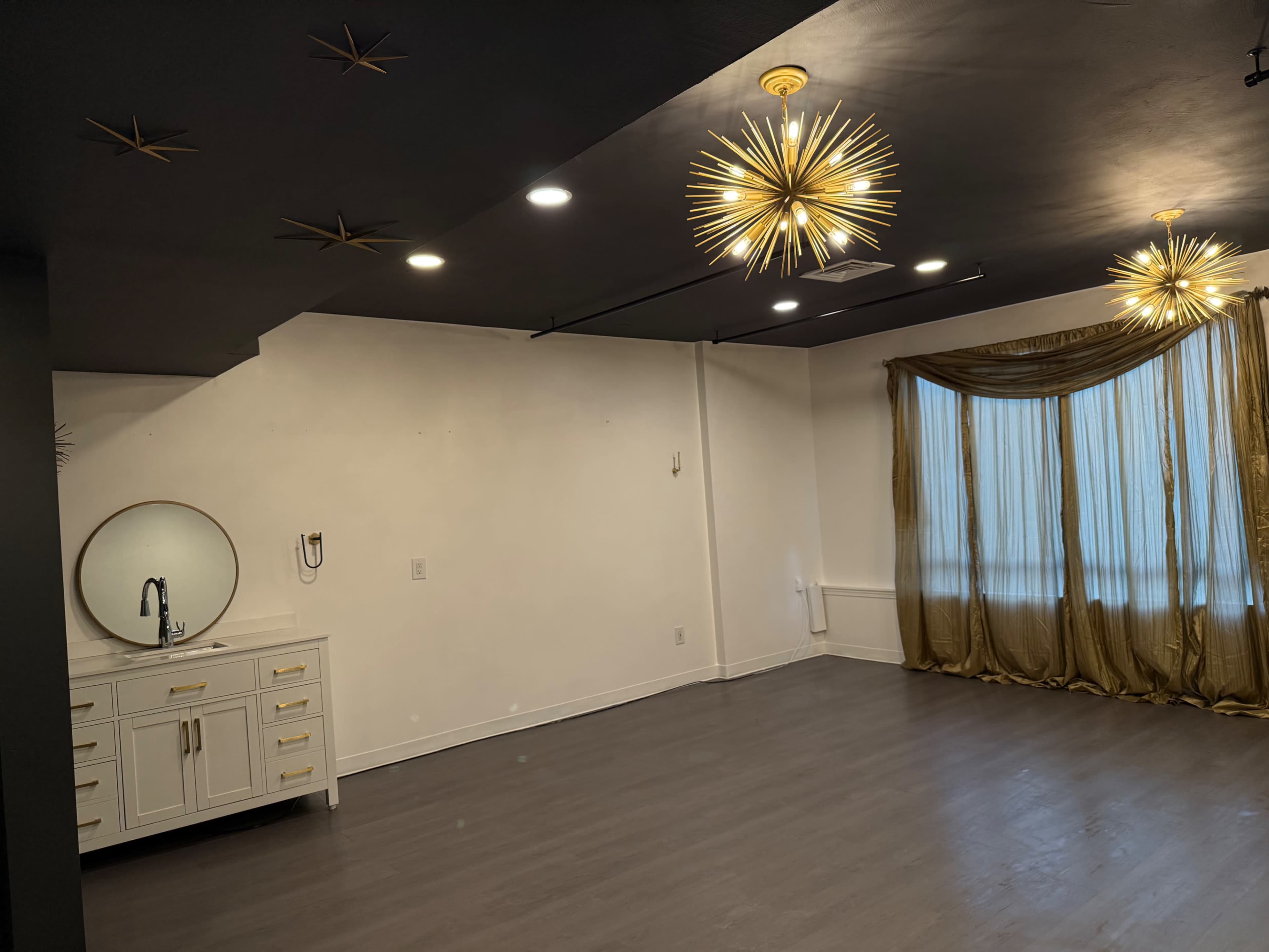 Beautiful Boutique Lounge Image in South Tacoma, Tacoma, WA