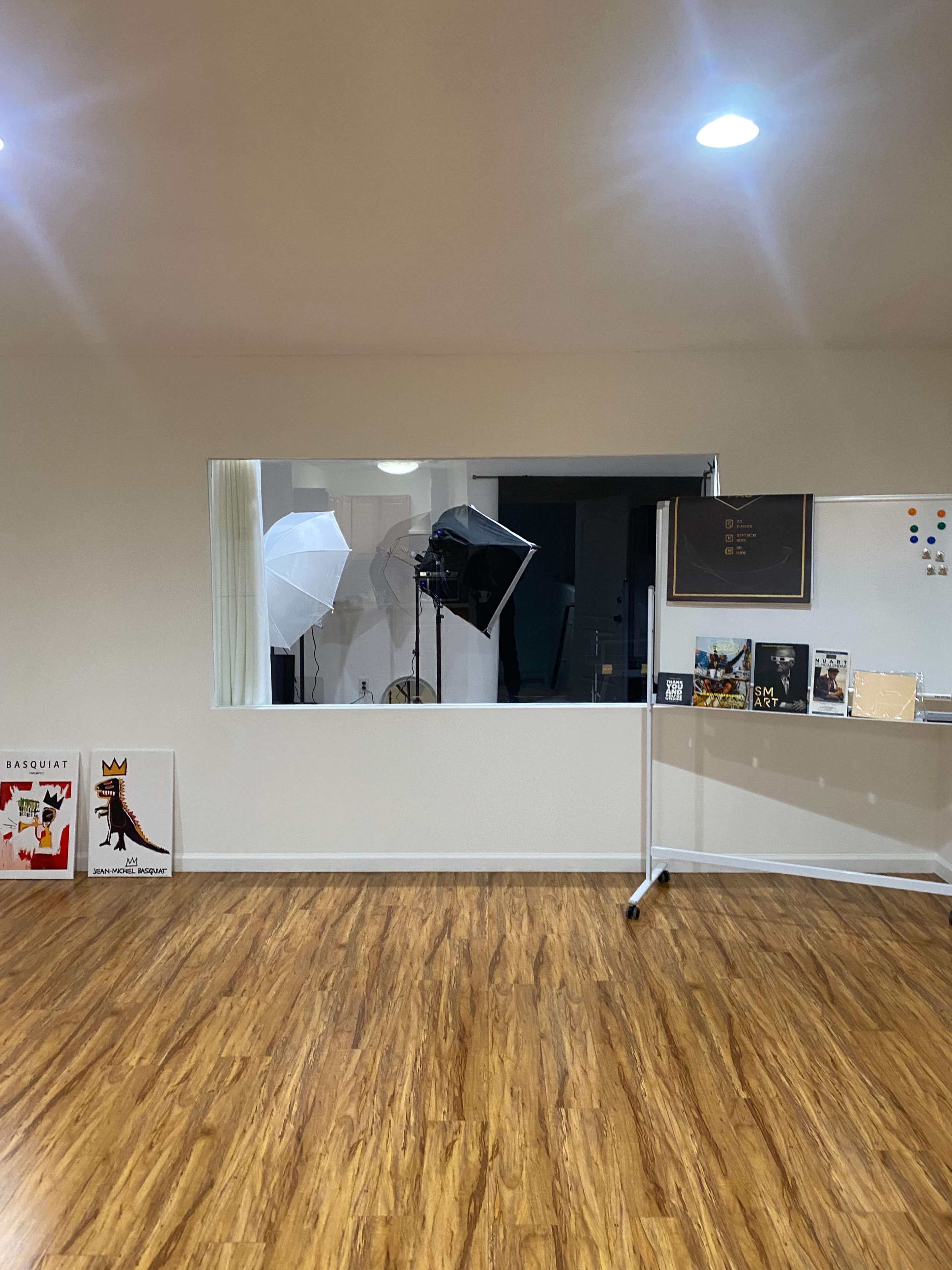 Basic Creative Workspace Image in Central LA, Los Angeles, CA