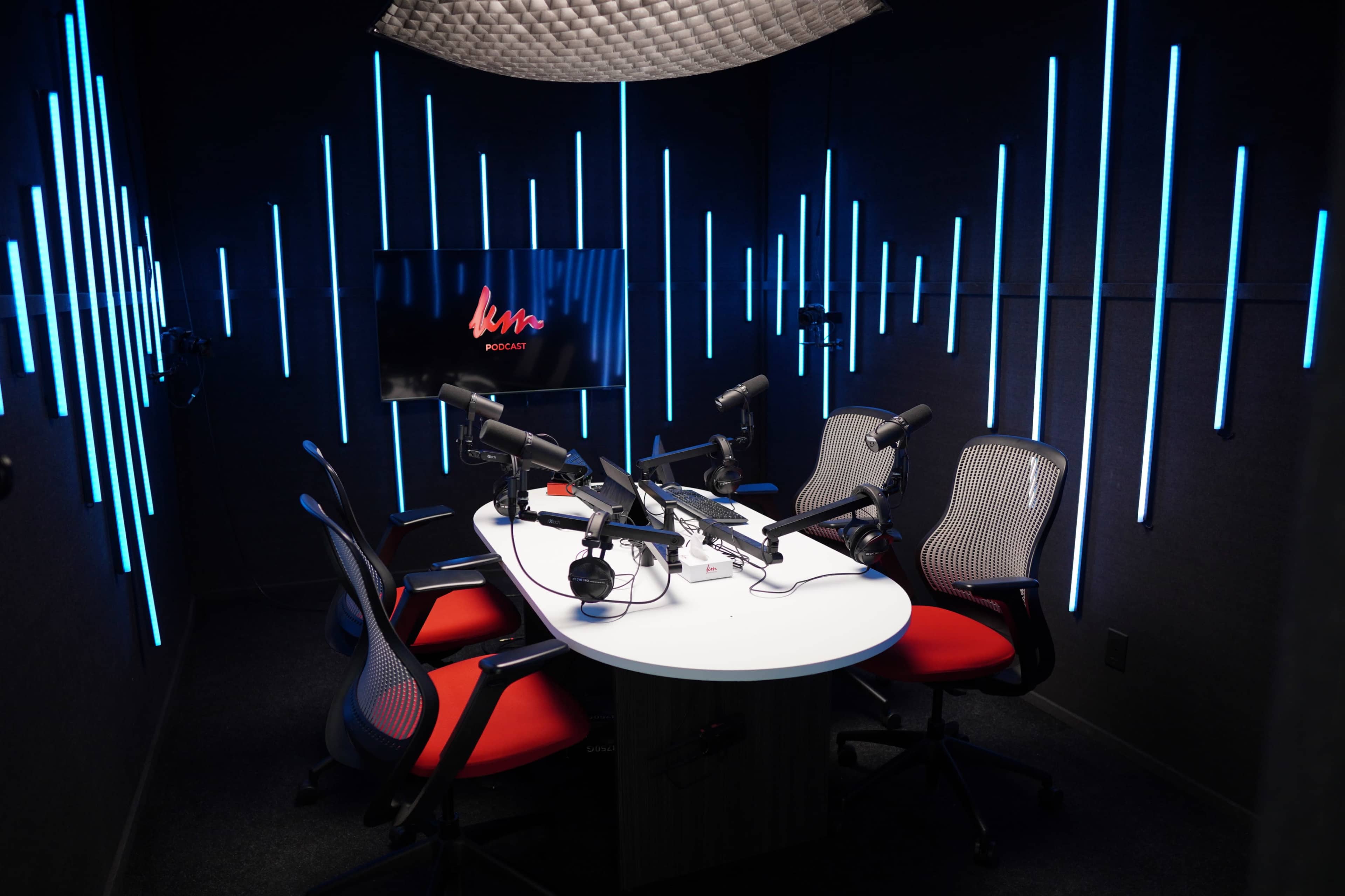 Full Package: Podcast Recording & Ready-to-Publish Episode – Studio in Fresh Meadows Image in Queens, Fresh Meadows, NY