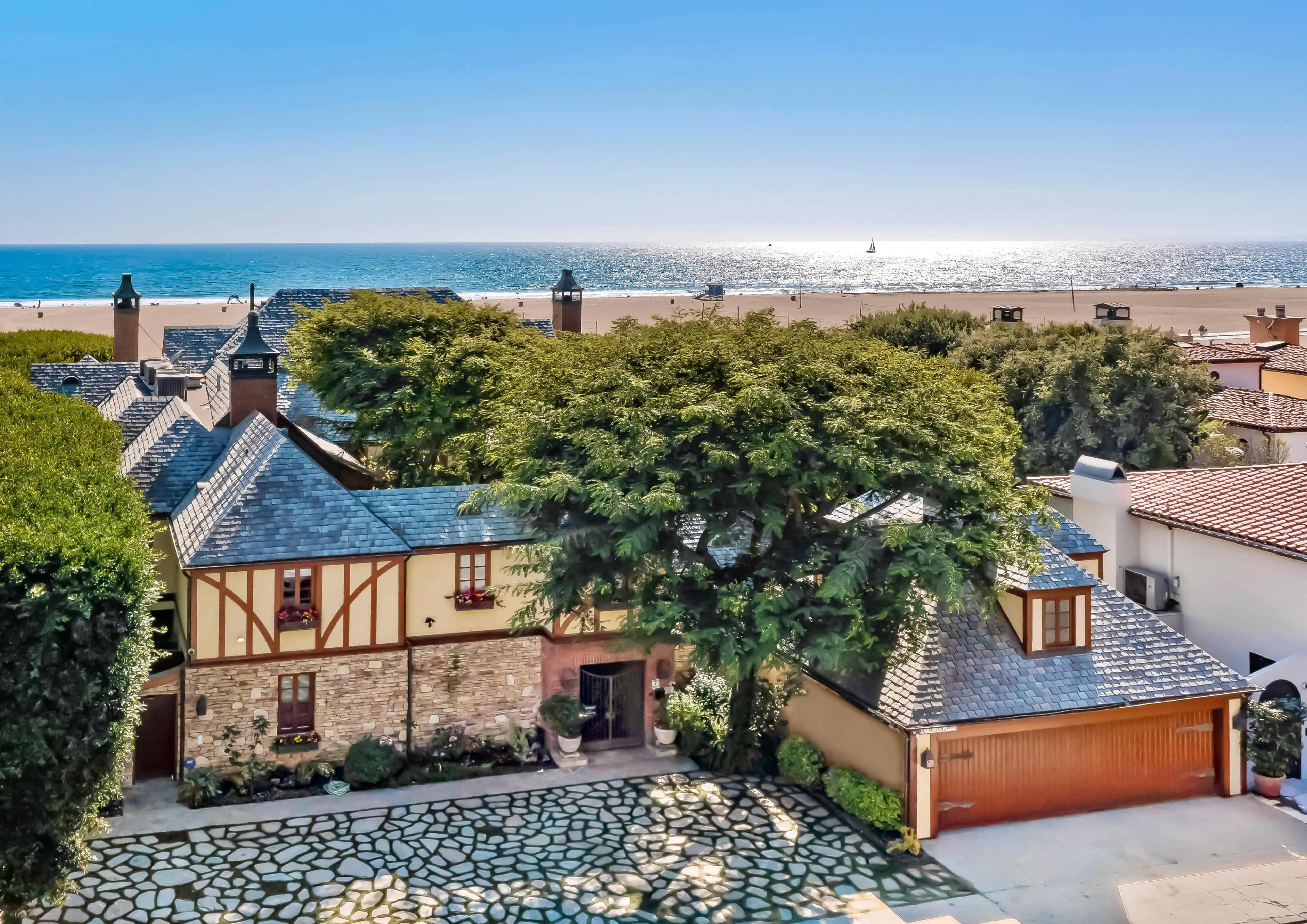 Stunning Beachfront Estate for Meetings Image in North of Montana, Santa Monica, AS