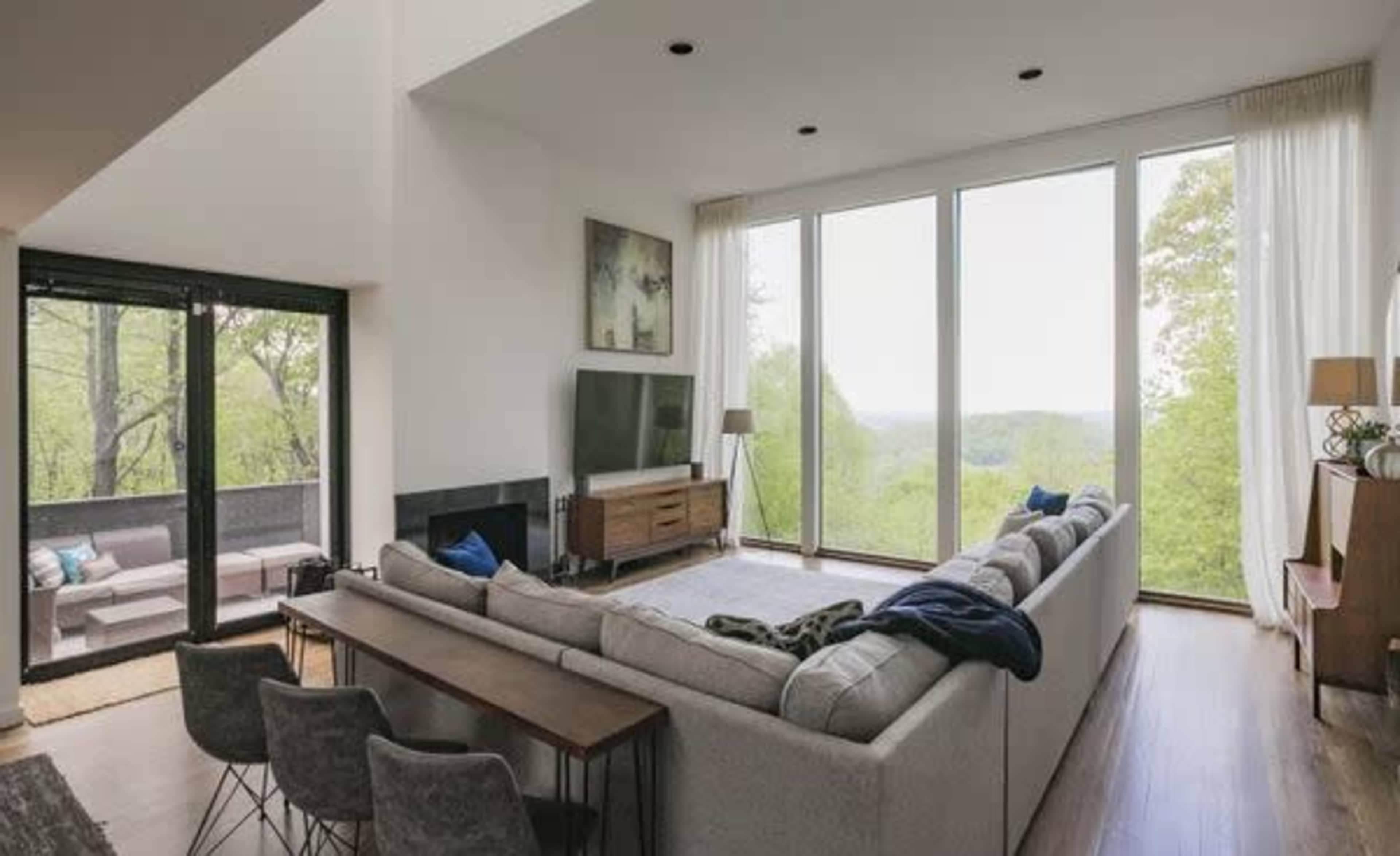 Nashville MidCentury Modern Treehouse Image in Otter Creek, Nashville, TN