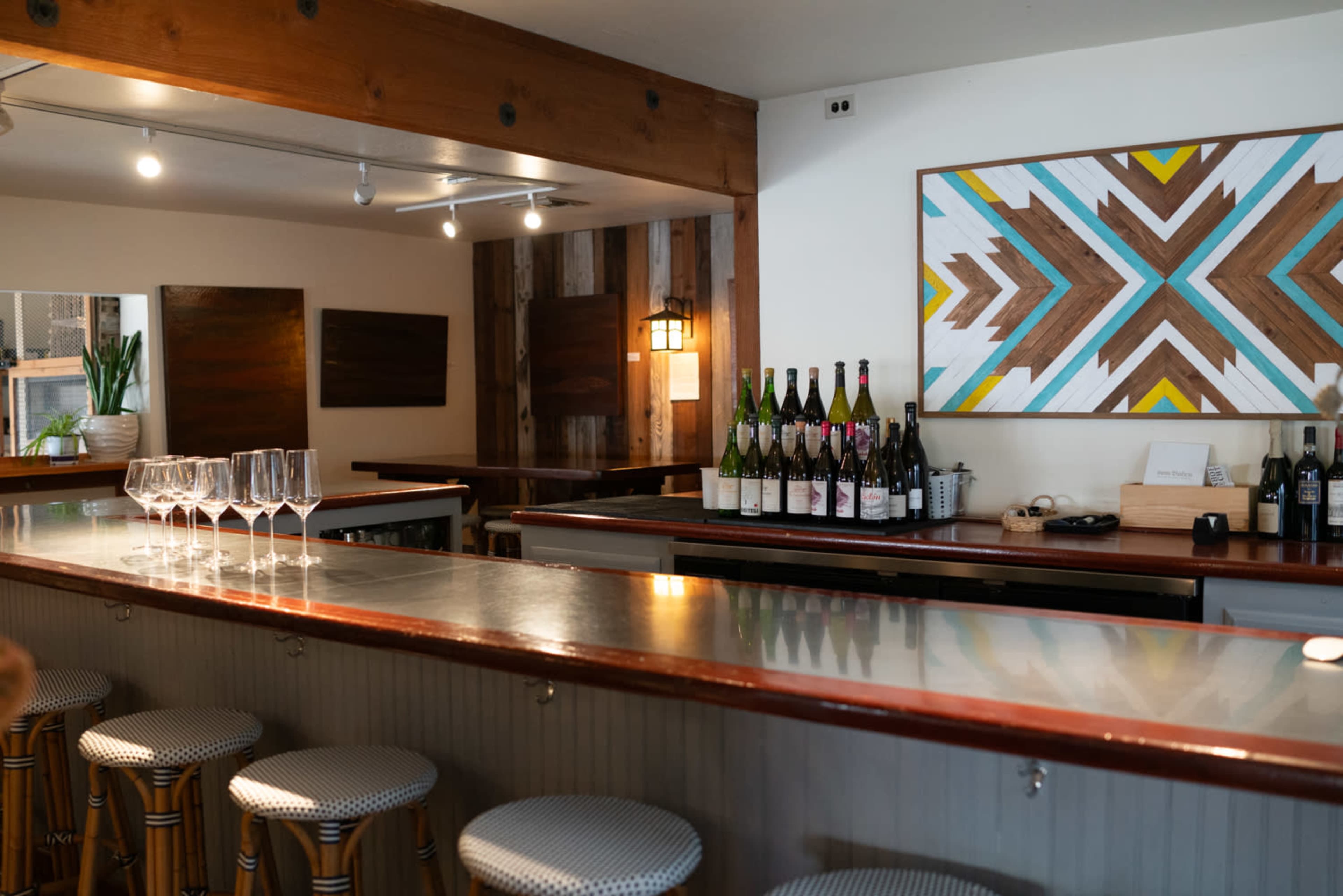 Cozy Wine Bar Image in Albany, Albany, CA