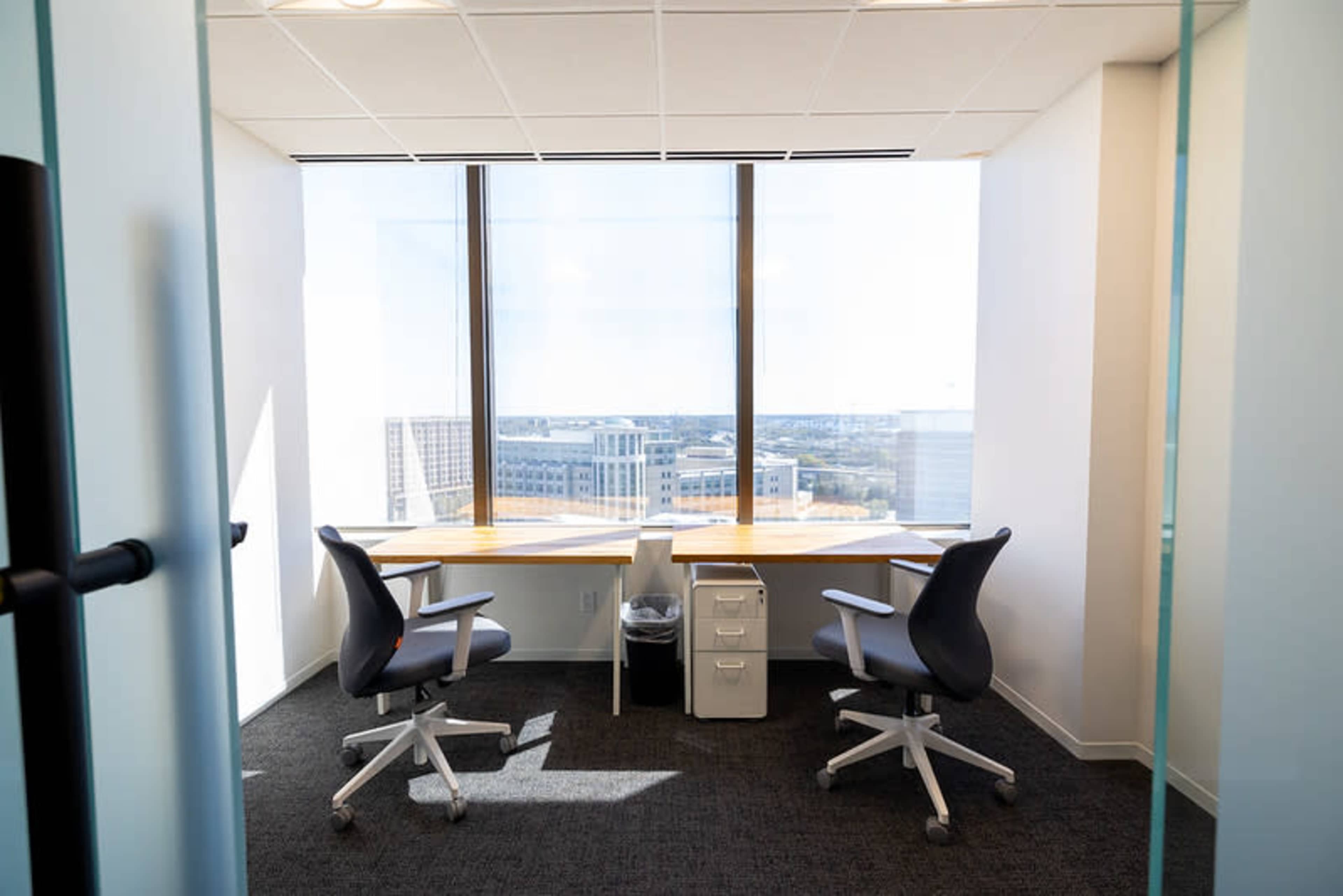 Private 4-Person Day Office in Downtown Norfolk Image in Downtown, Norfolk, VA