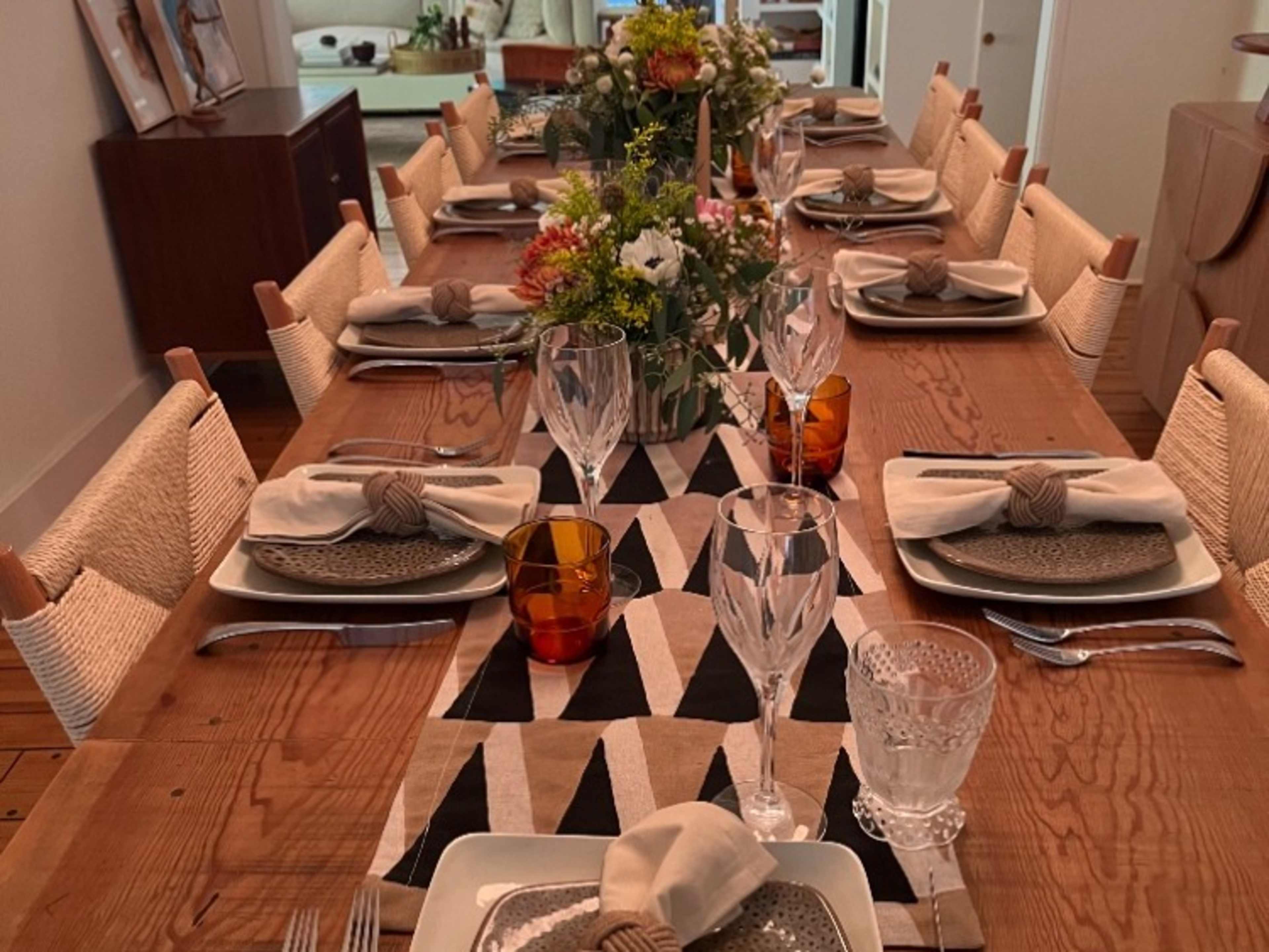 Table setting 