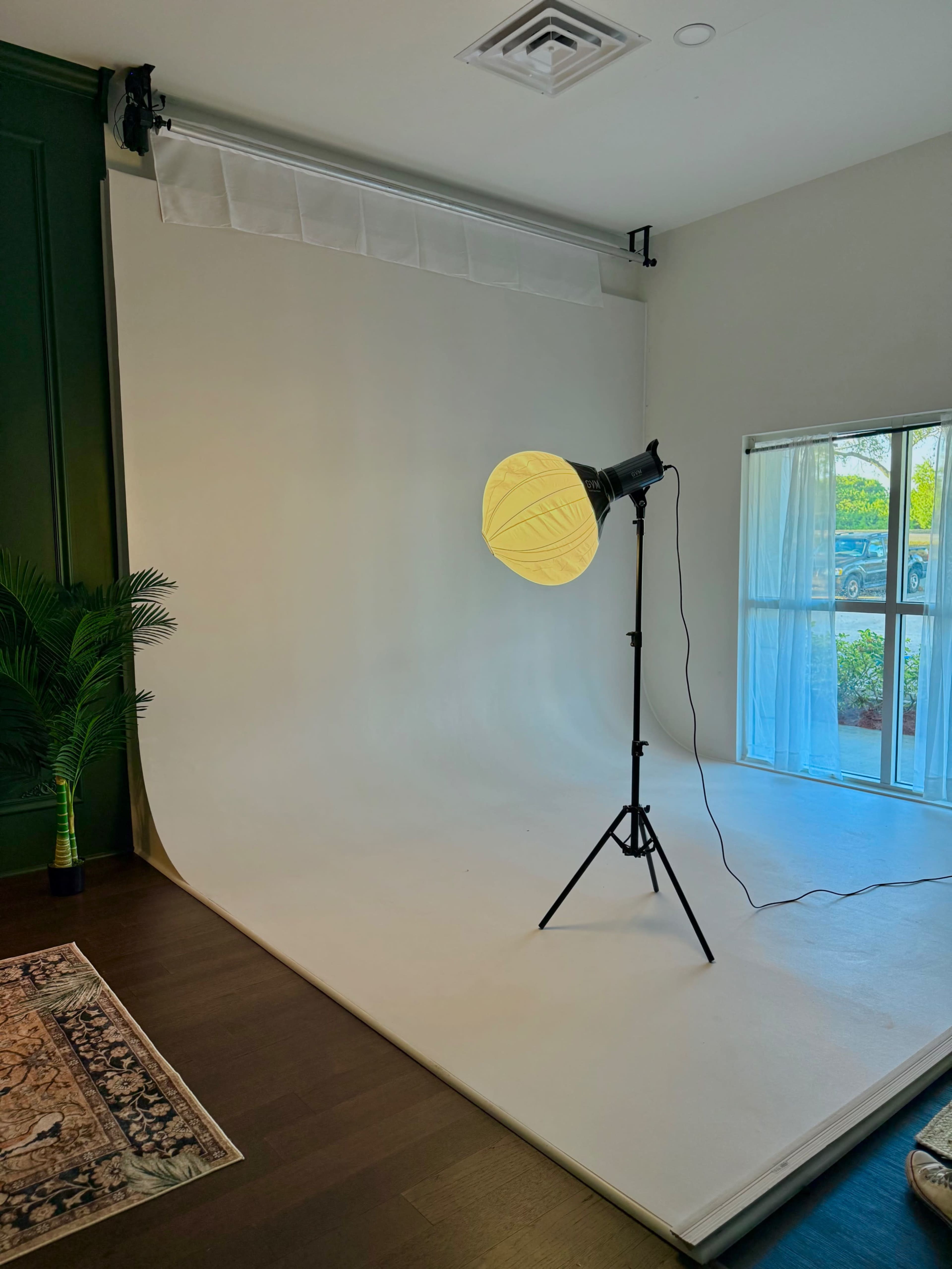 Stuart - Multi set photography studio including a custom built infinity/cyclorama wall Image in Stuart, Stuart, FL