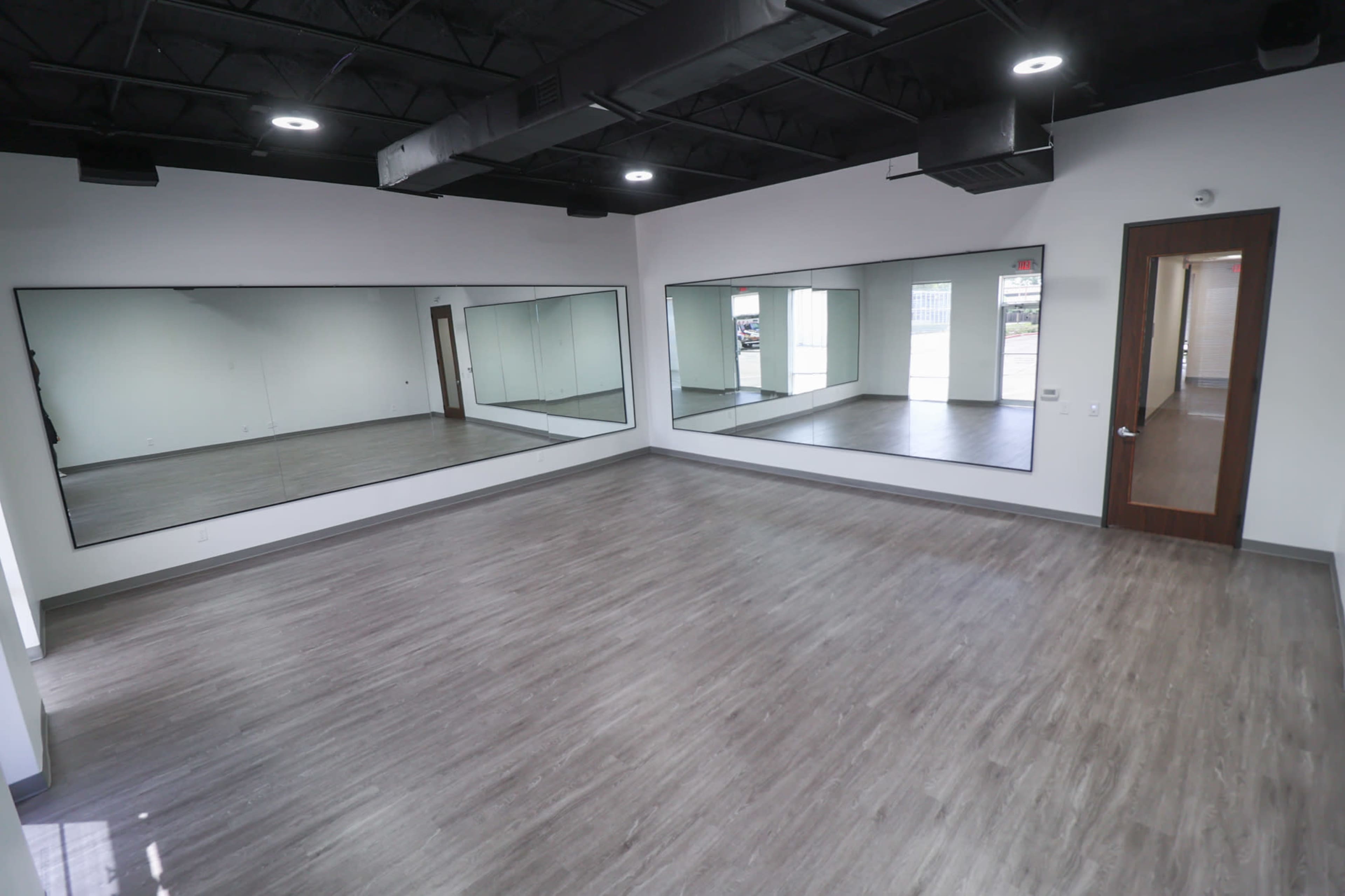 Multipurpose private studio near downtown Image in Spring Branch East, Houston, TX