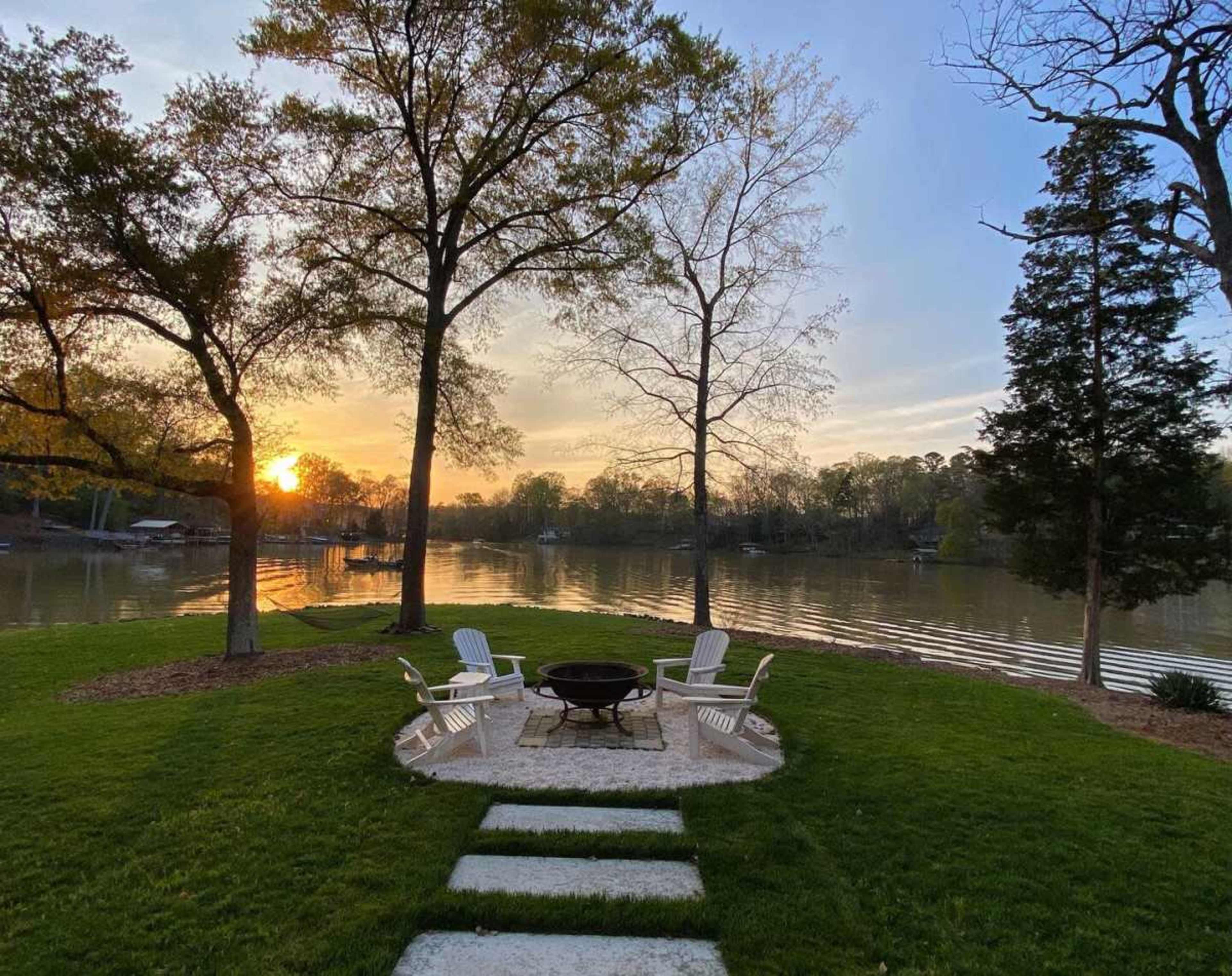 Beautiful NEW Cottage on Lake Wylie Image in Dixie - Berryhill, Charlotte, NC