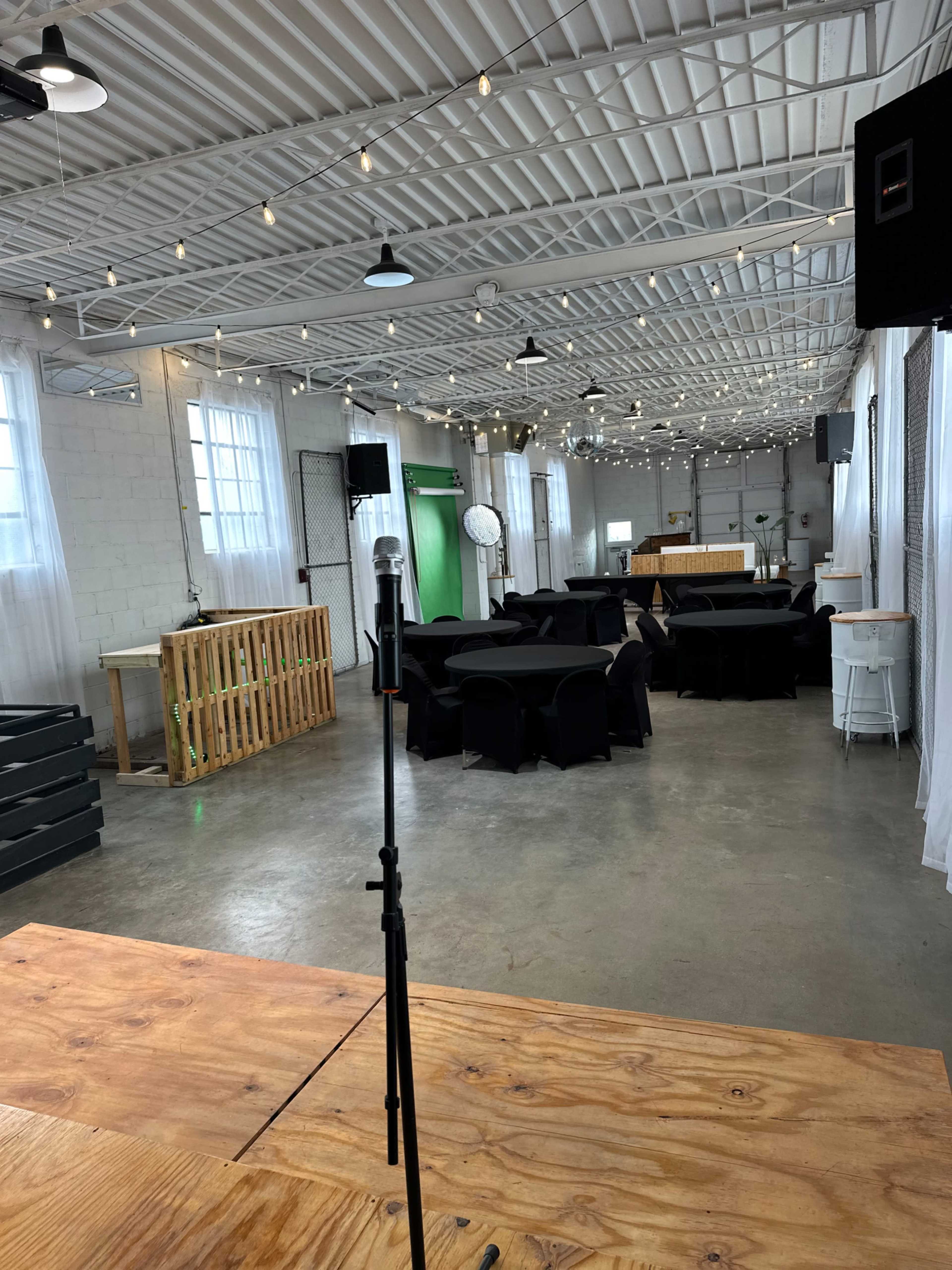 Walkers point warehouse with natural lighting and high ceilings Image in Harbor View, Milwaukee, WI