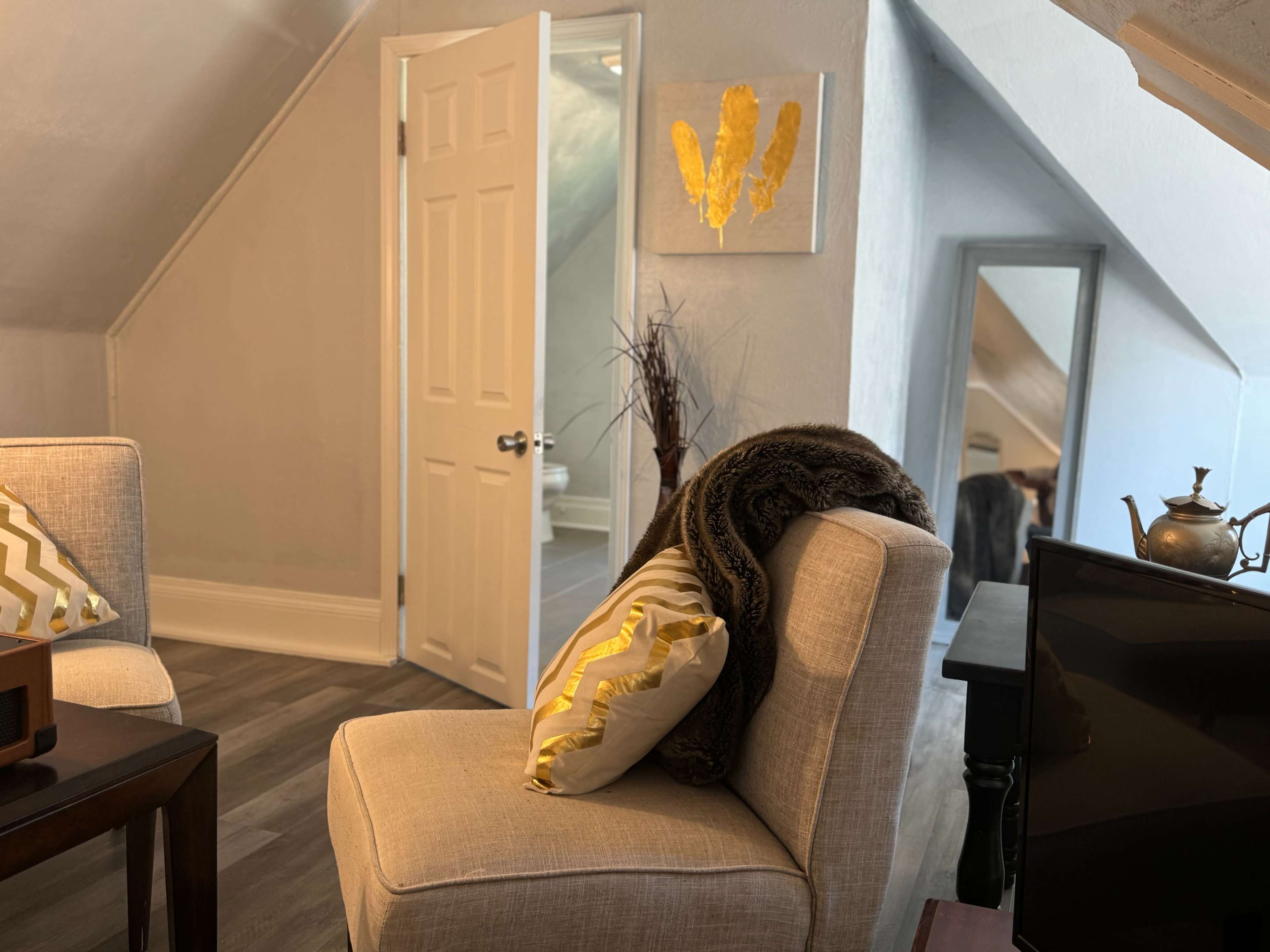 "Serene Meditation Space with Zen Vibes – Perfect for Relaxation & Wellness" Image in Beechview, Pittsburgh, PA