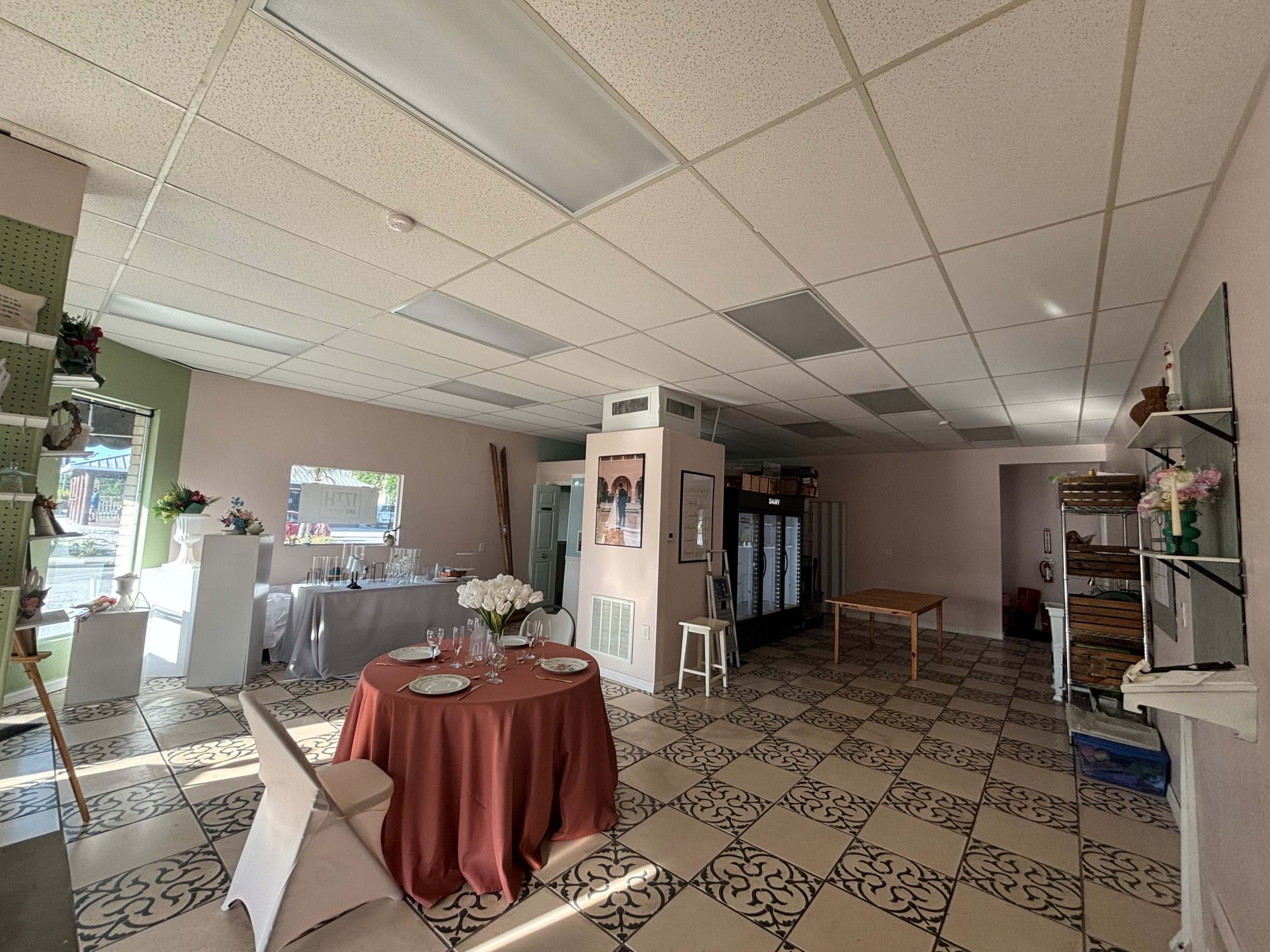 Urban studio with ample natural light Image in Largo, Largo, FL