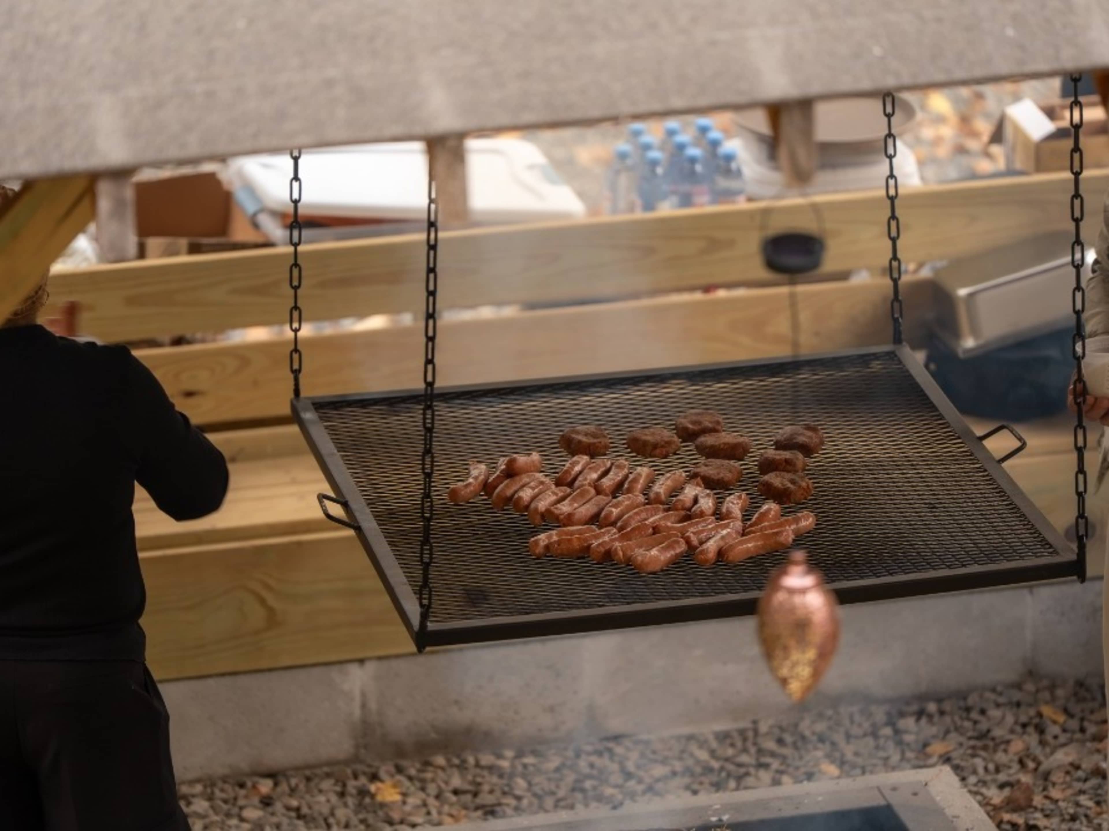 Grill Haus (grill wood, tools included)