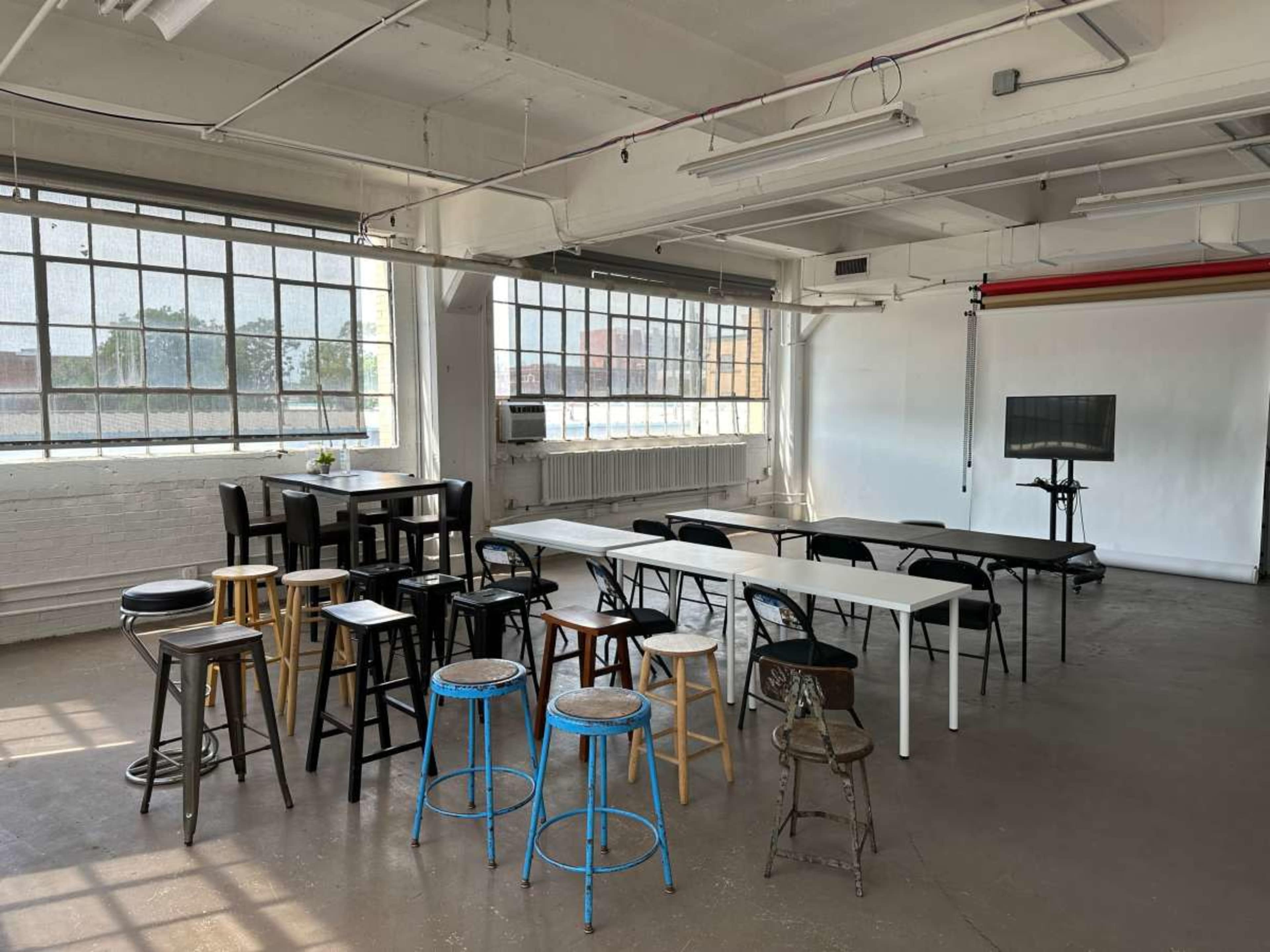 1800+ sq/ft Photo Studio Downtown Indy with skyline view Image in , Indianapolis, IN