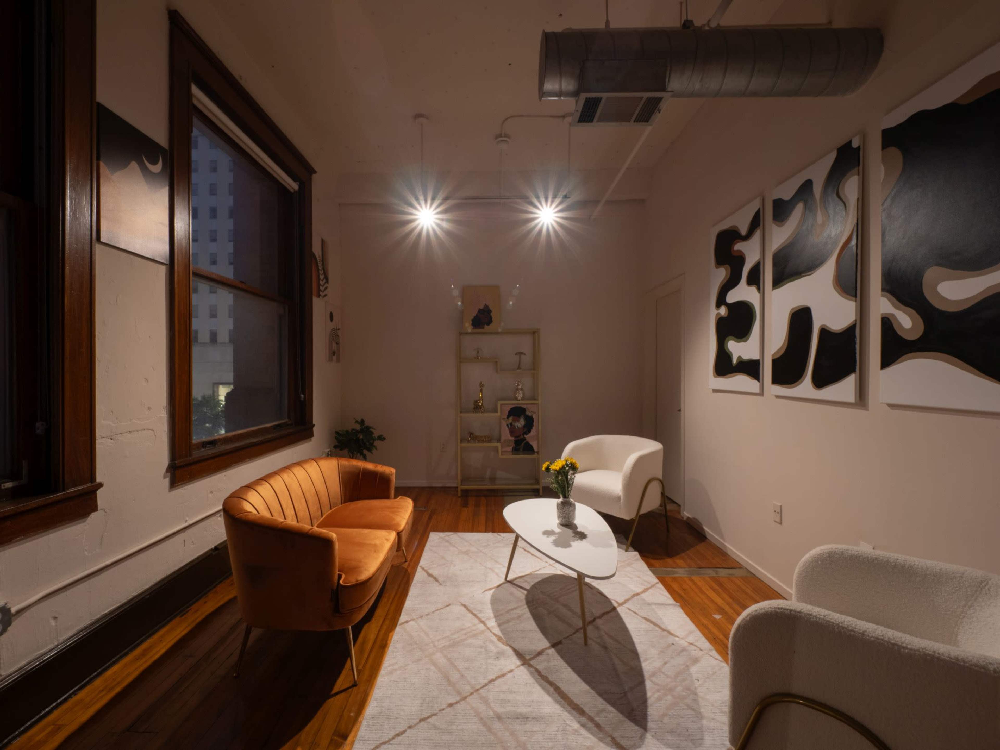 Downtown Loft with lots of Creative Space ! Private Balcony ! Image in Dallas Downtown Historic District, Dallas, TX