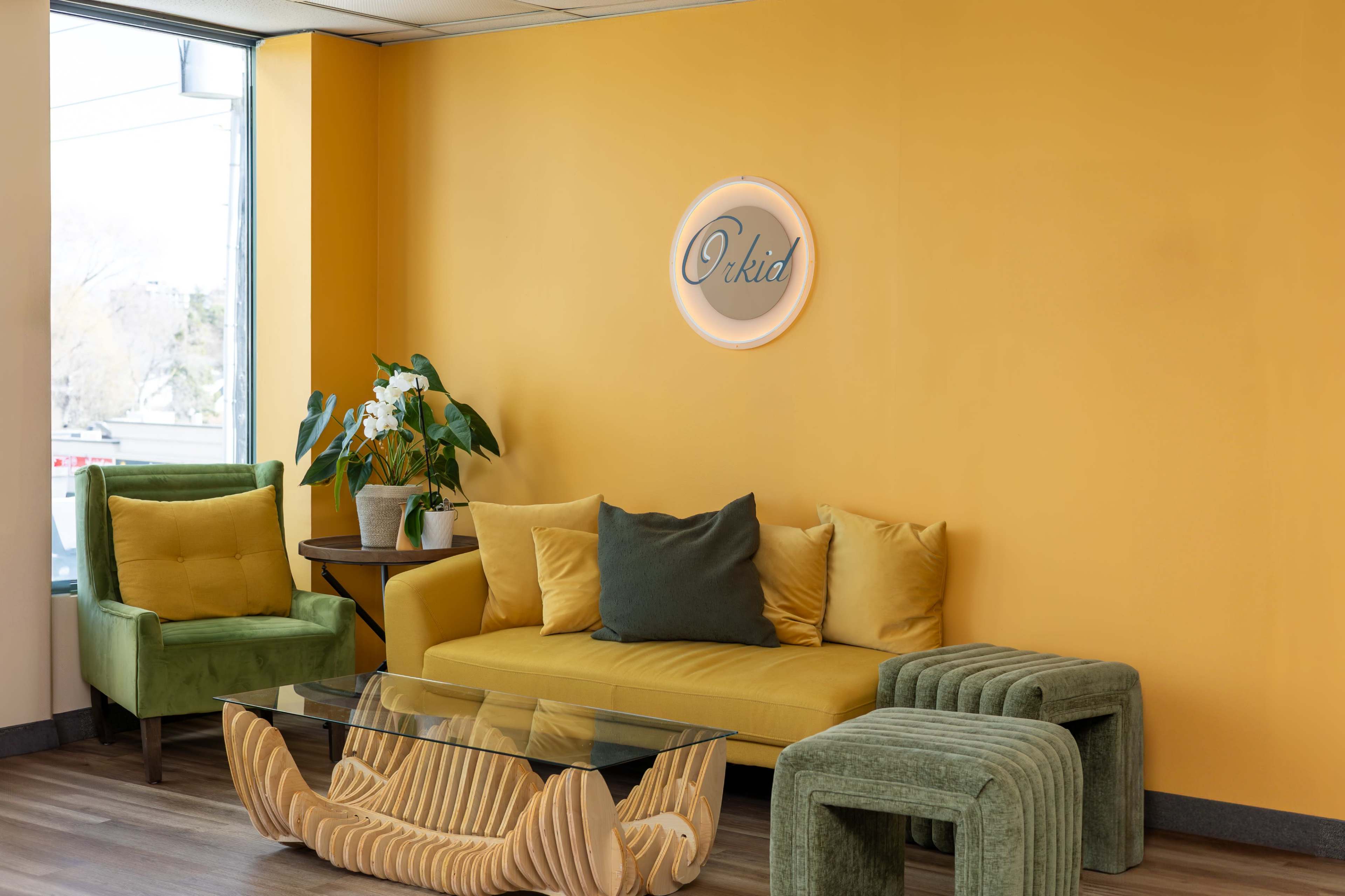 Bright Artistic Space with Full Mirror – Perfect for Exhibits, Workshops, and Movement Classes Image in Willowdale, Toronto, ON
