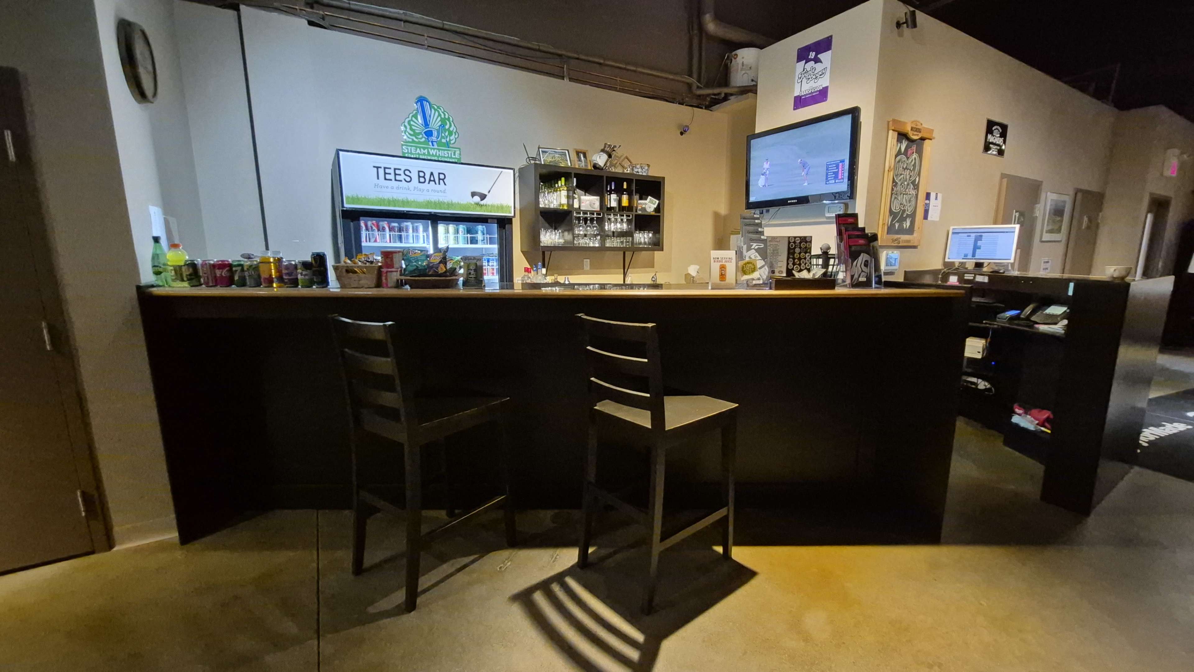 Mississauga Entertainment Venue with 5 High Quality Golf Simulators Image in Erin Mills, Mississauga, ON