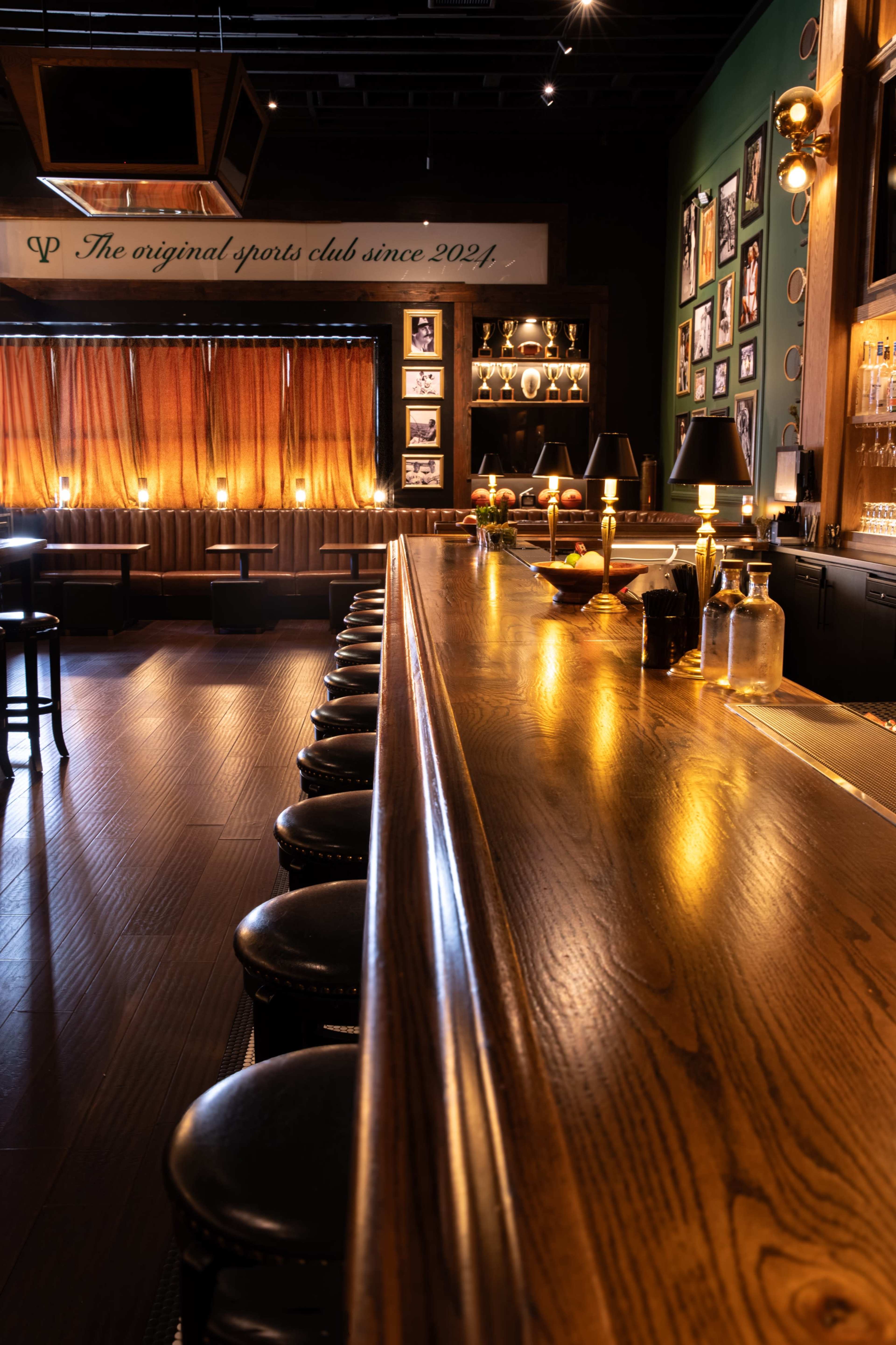 Classic, Nostalgic, Elevated, Hollywood, Restaurant/ Bar Image in Hollywood, Los Angeles, CA