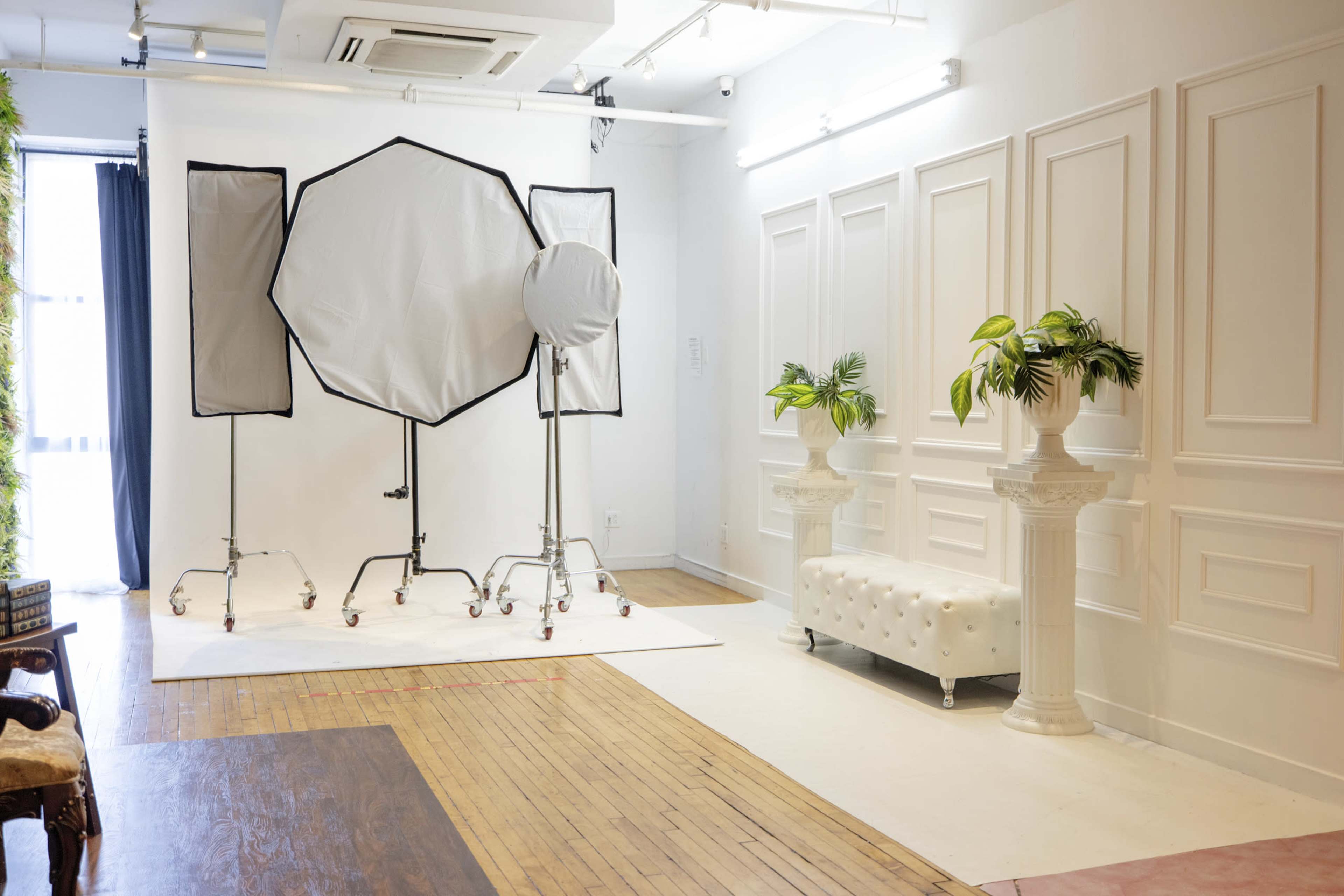 EVERYTHING YOU NEED IN ONE SPACE. FREE LIGHTING EQUIPMENT AND PROPS AVAILABLE FOR ALL GUEST. Image in Greenpoint, Brooklyn, NY