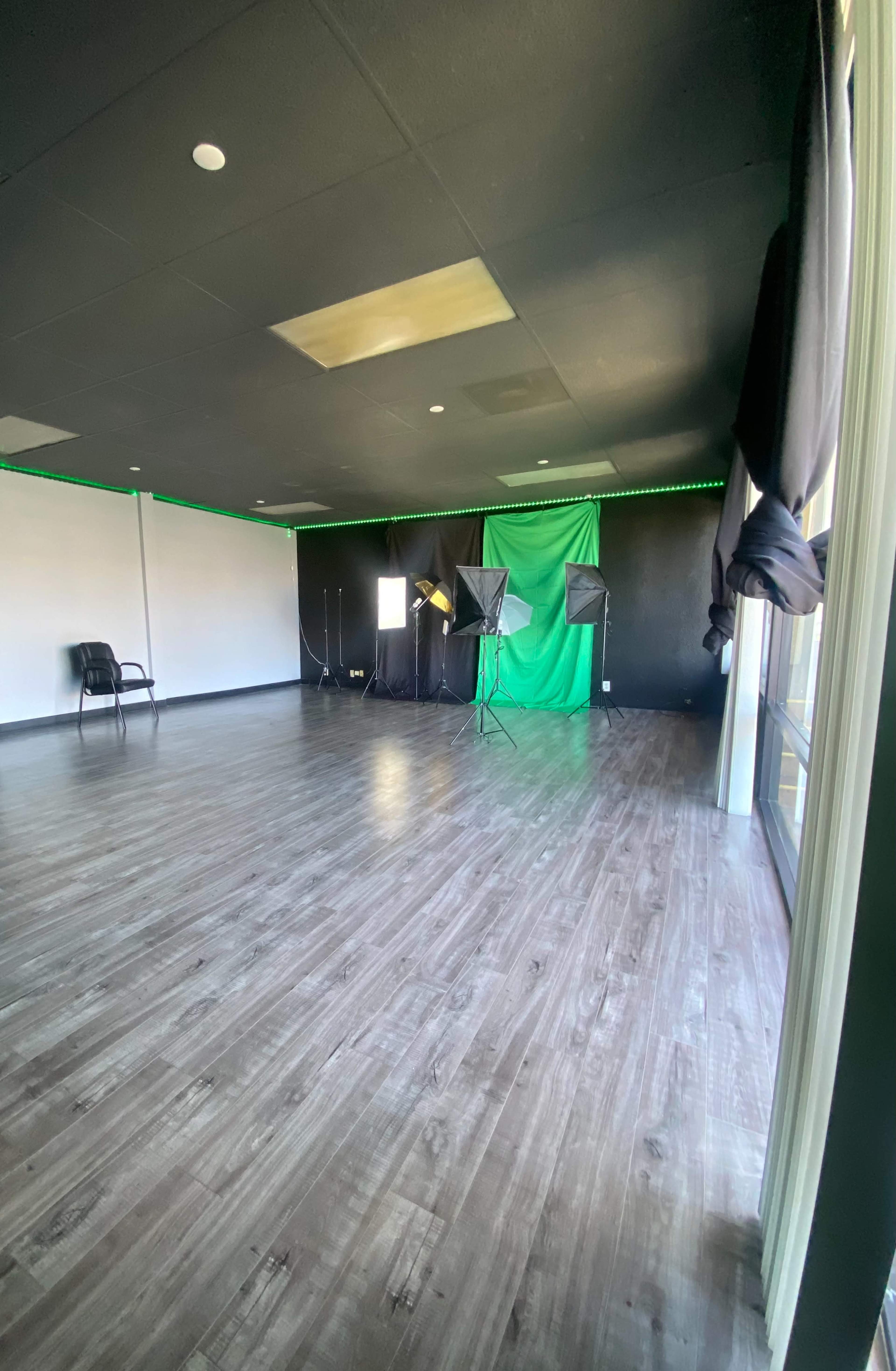 V.I.P.  BOSS  "Studio Space" Image in Hawthorne, Hawthorne, CA