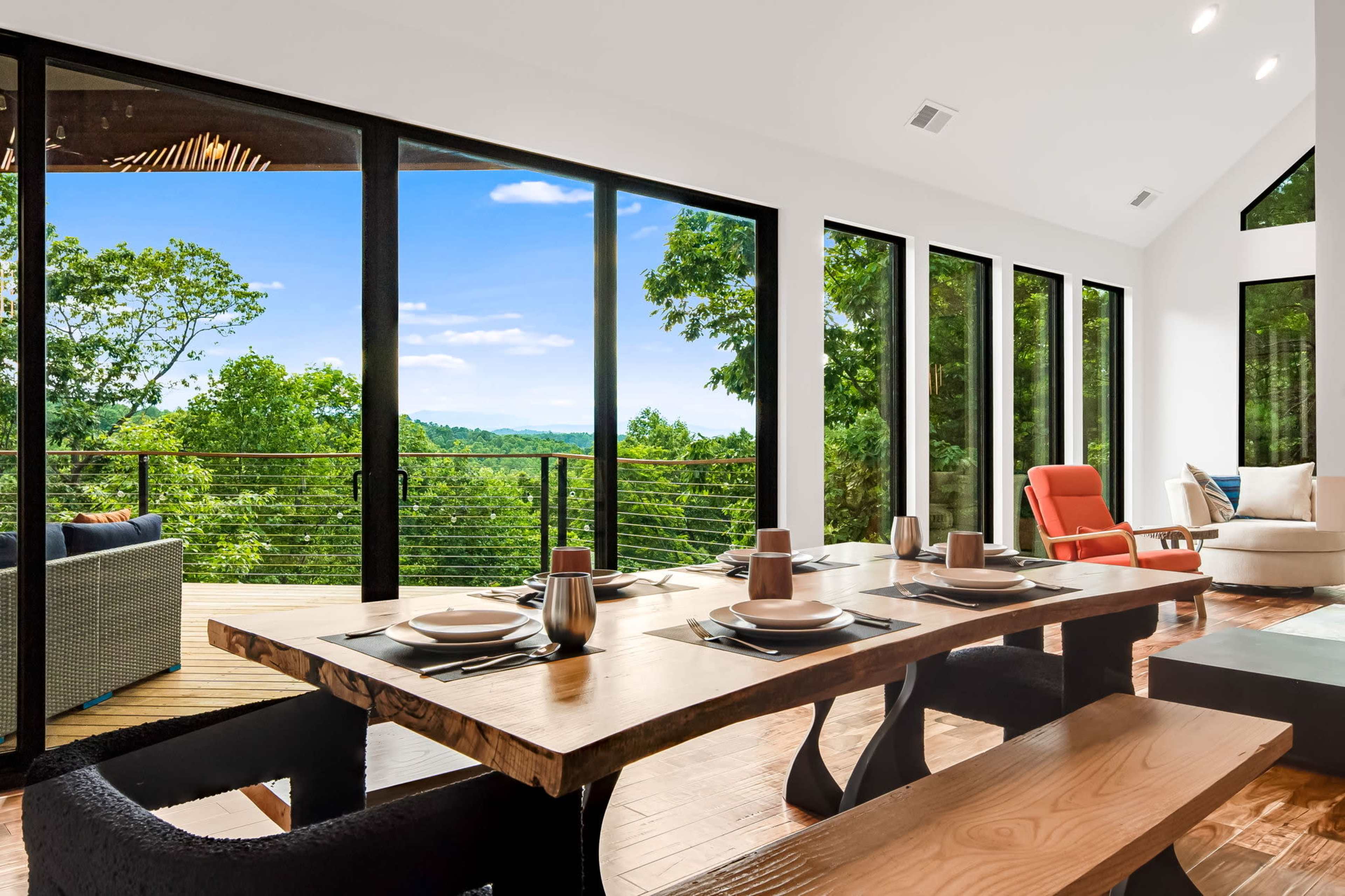 Luxury Mountain Chalet with Stunning Views, Expansive Interiors & Abundant Natural Light Image in , Hendersonville, NC