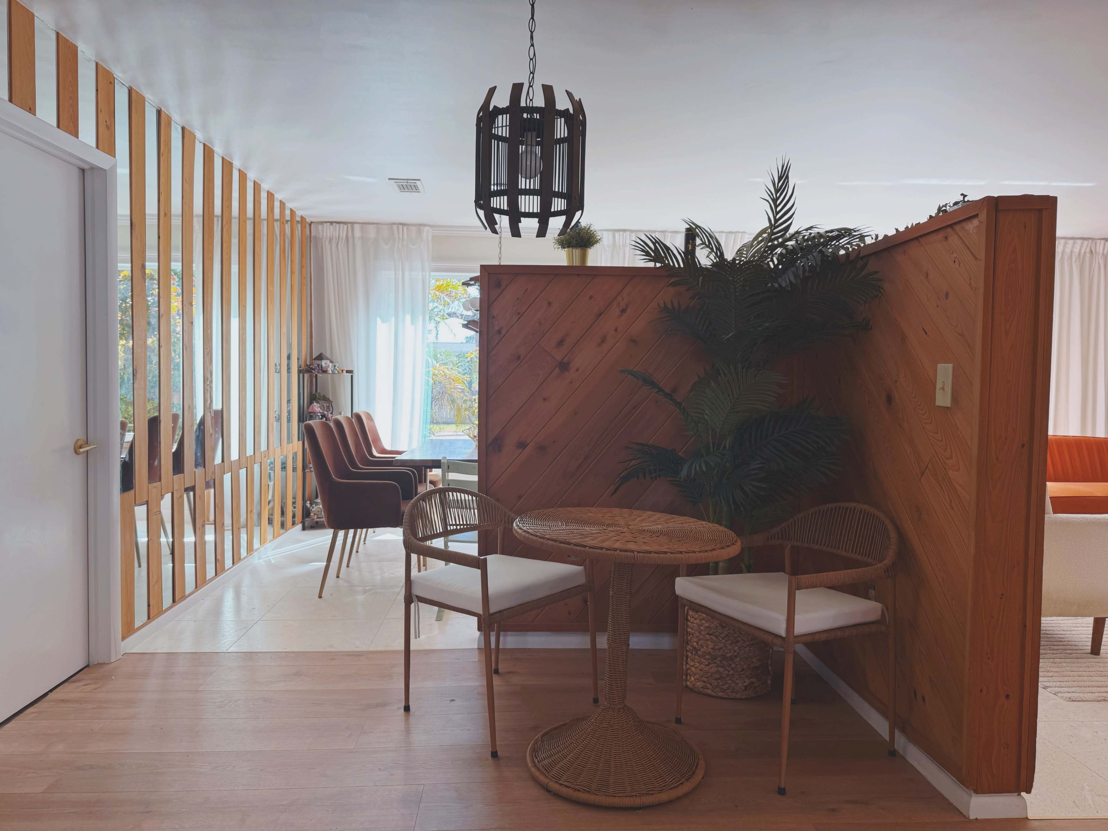 Waterfront Midcentury-Modern Villa Image in North Central, hollywood, FL