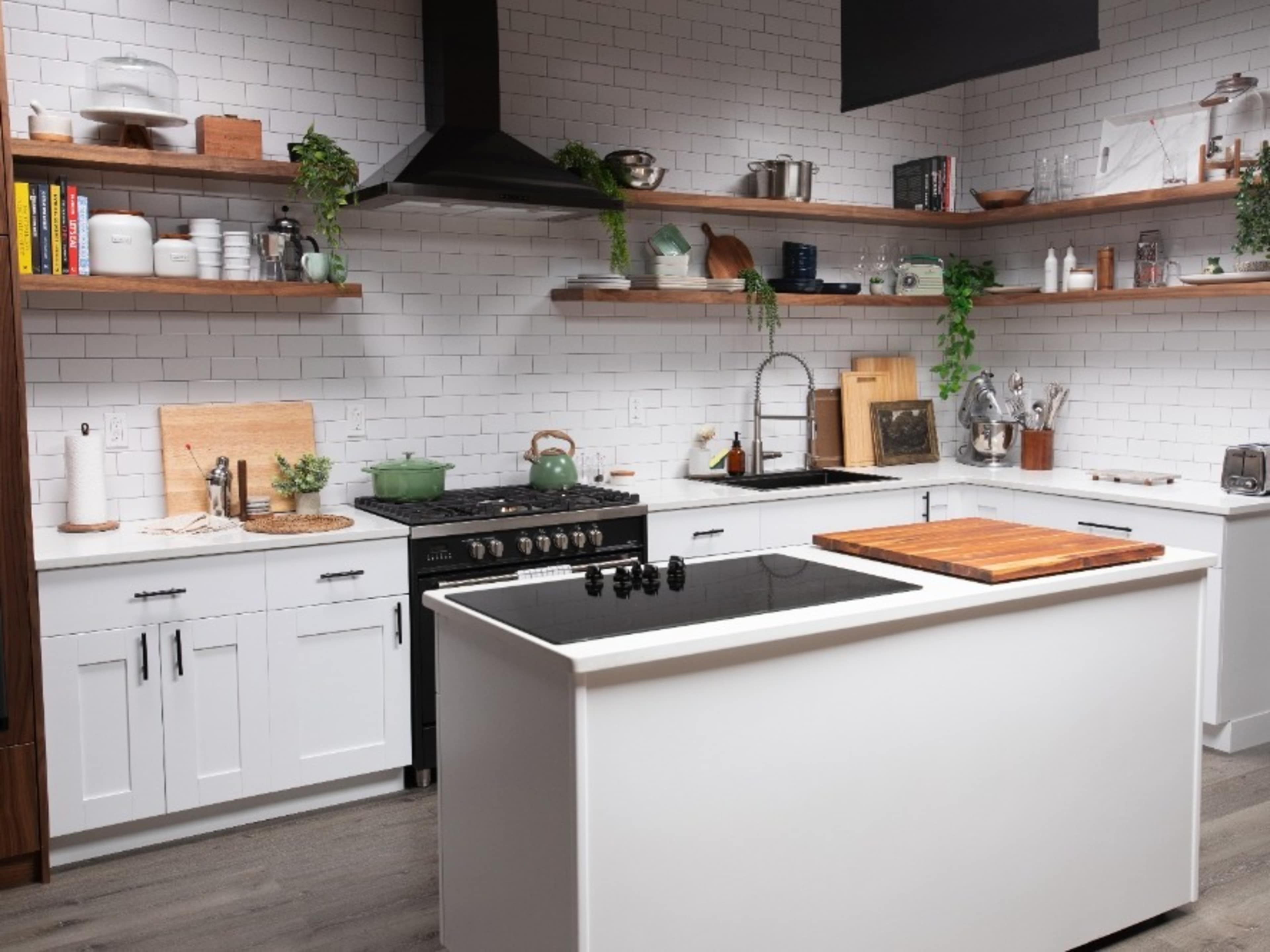 PRODUCTION - KITCHEN