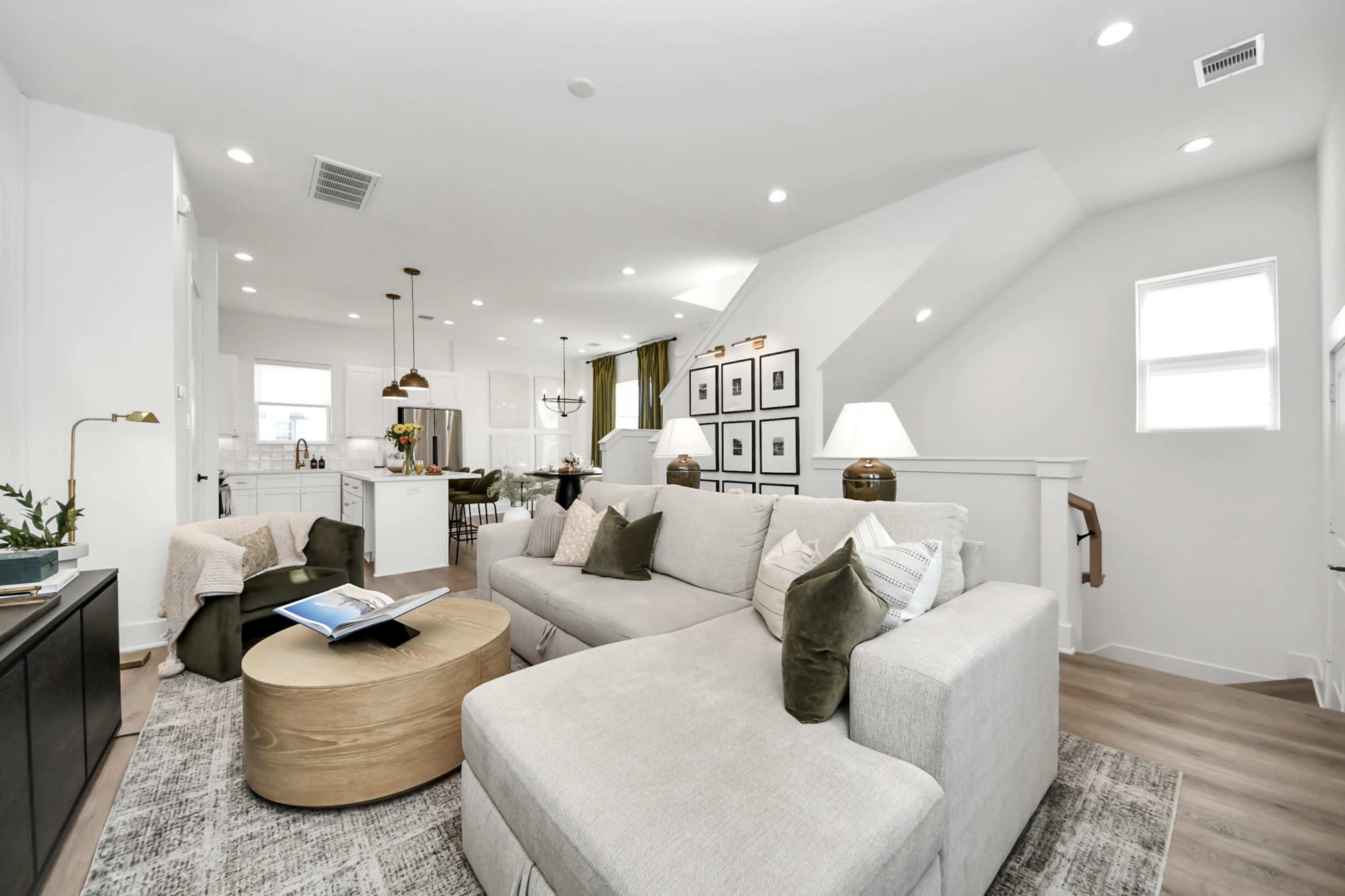 Modern Downtown home with Garage Gym Image in Second Ward, Houston, TX
