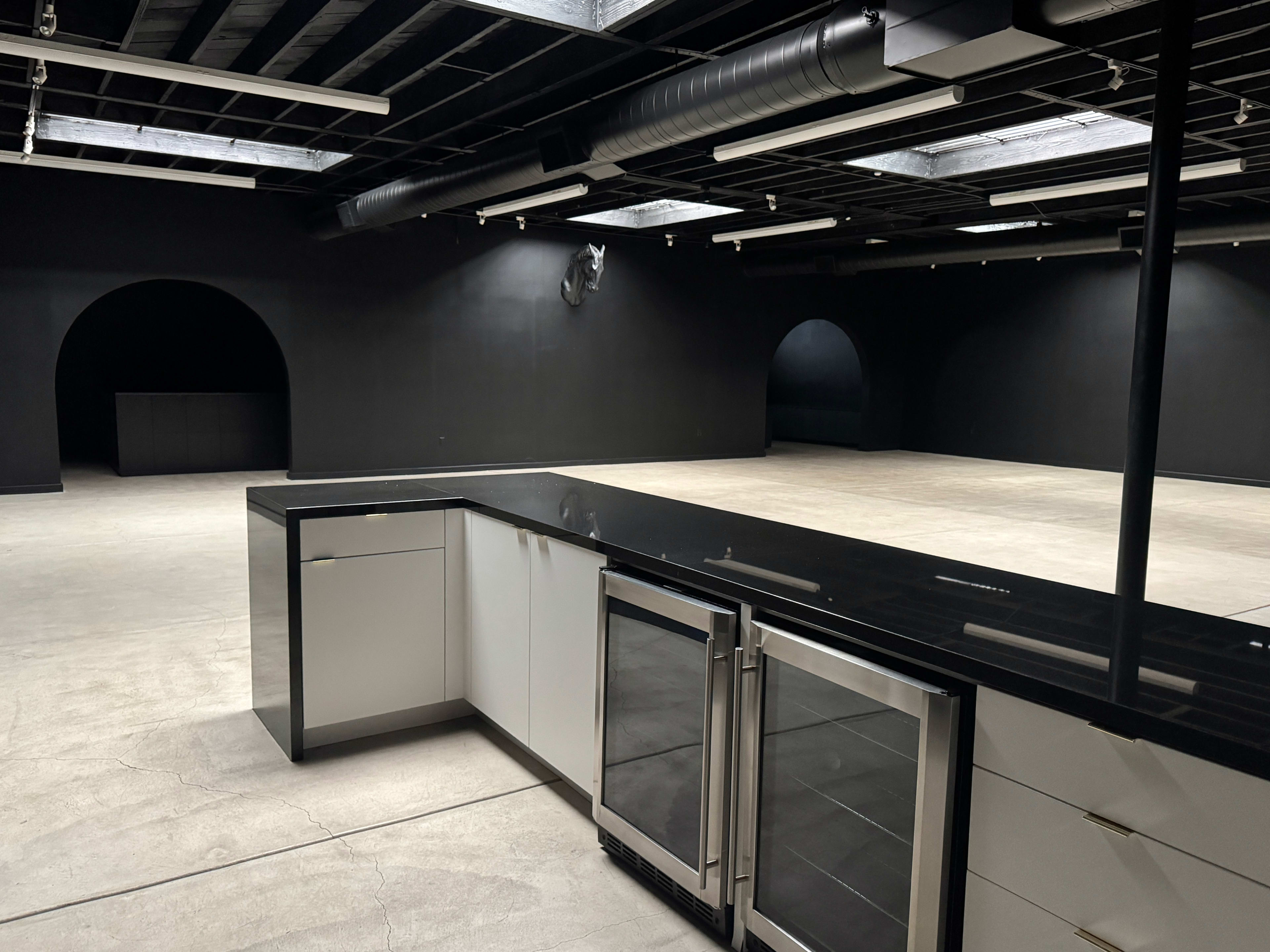 West Adams Industrial Gallery with Outdoor Zen Garden Image in Crenshaw, Los Angeles, CA