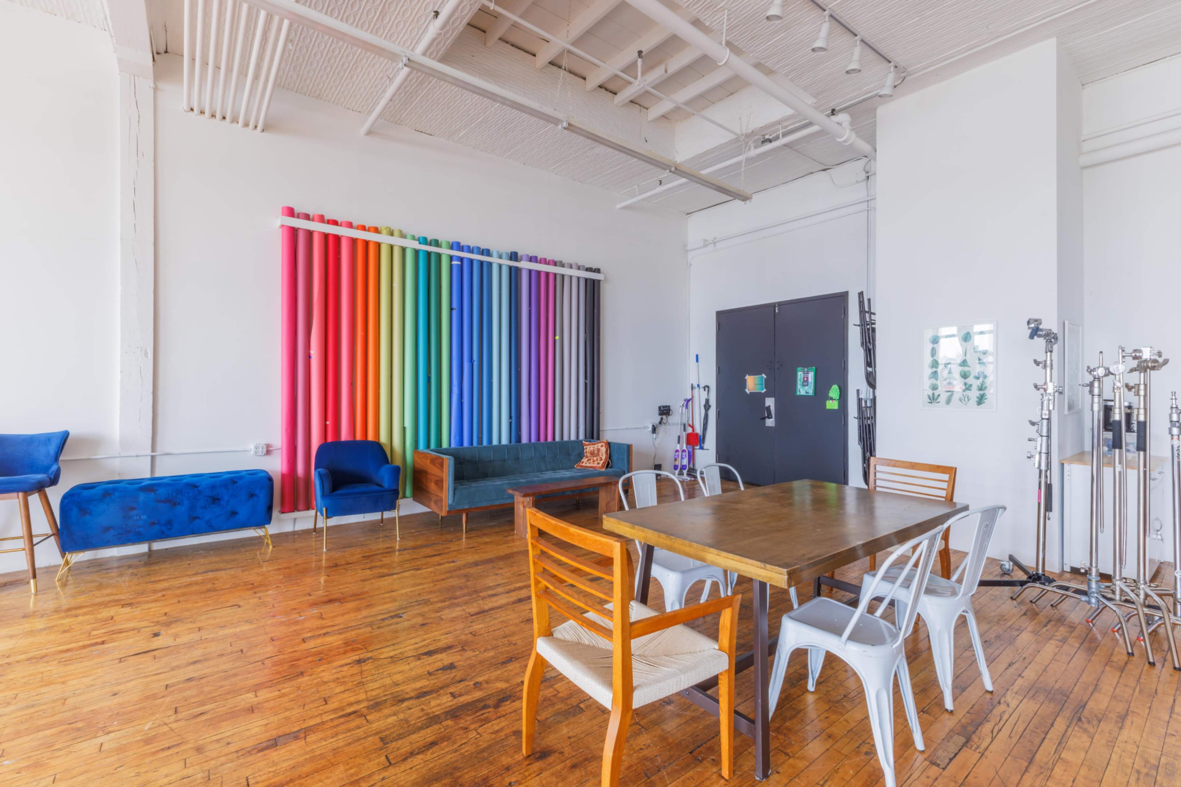Bright, Beautiful Studio 🌵Urban Jungle 🍃 Hardwood Floors Image in East Williamsburg, Brooklyn, NY