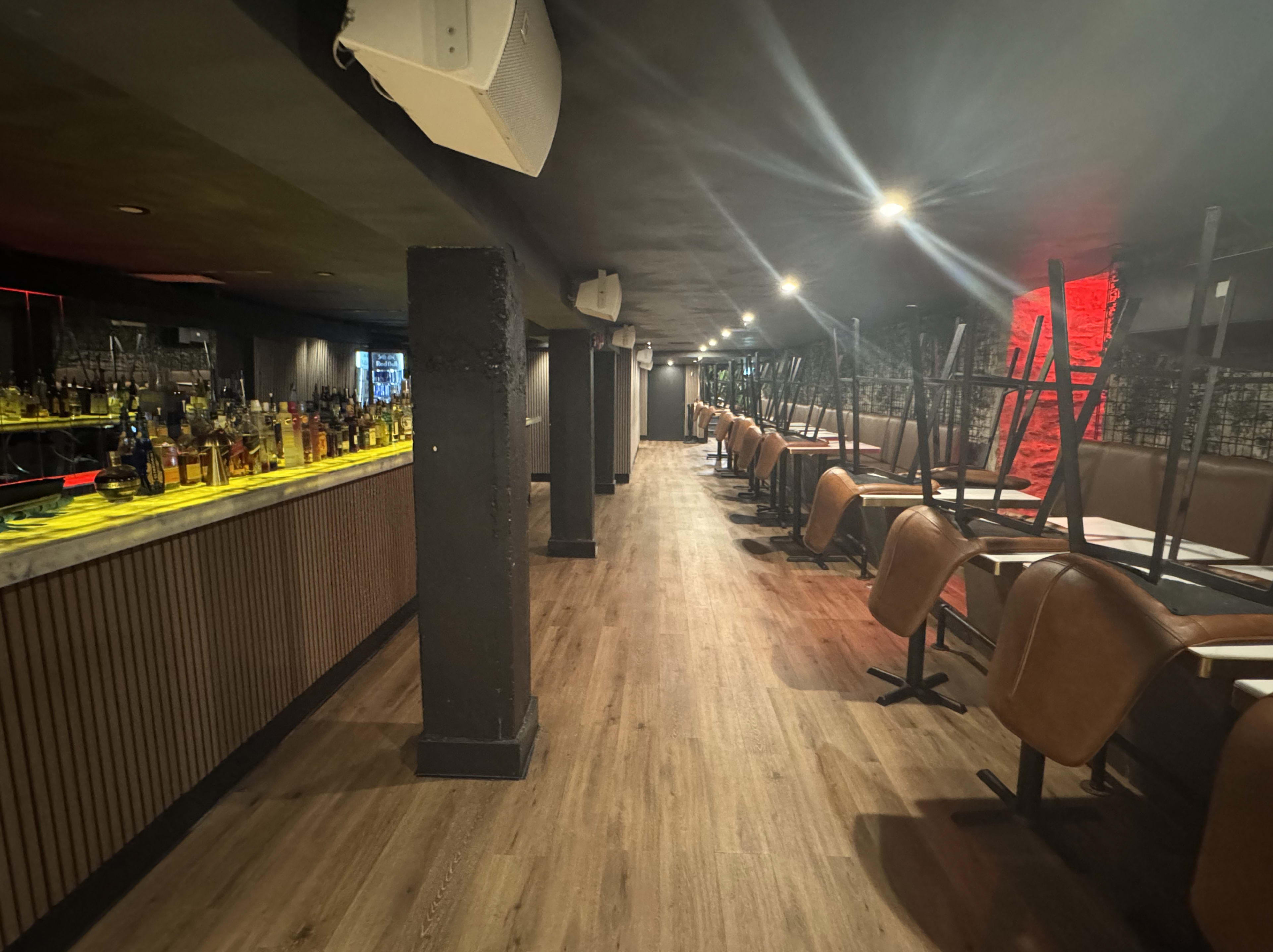Modern Restaurant & Nightclub Image in Barrie, Barrie, ON