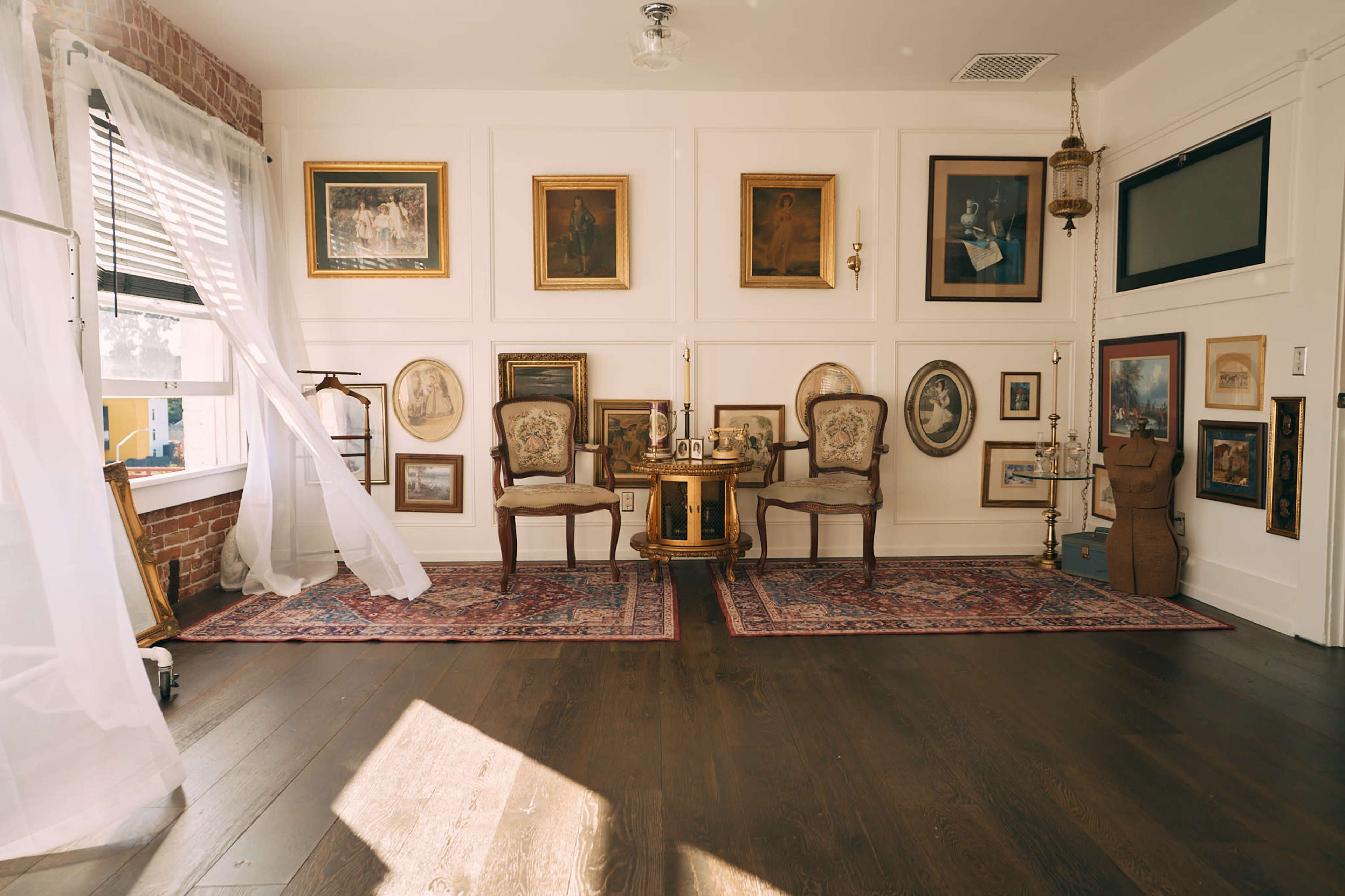 DayLight  Vintage/Modern Photo Studio Orange County Image in Downtown, Santa Ana, CA