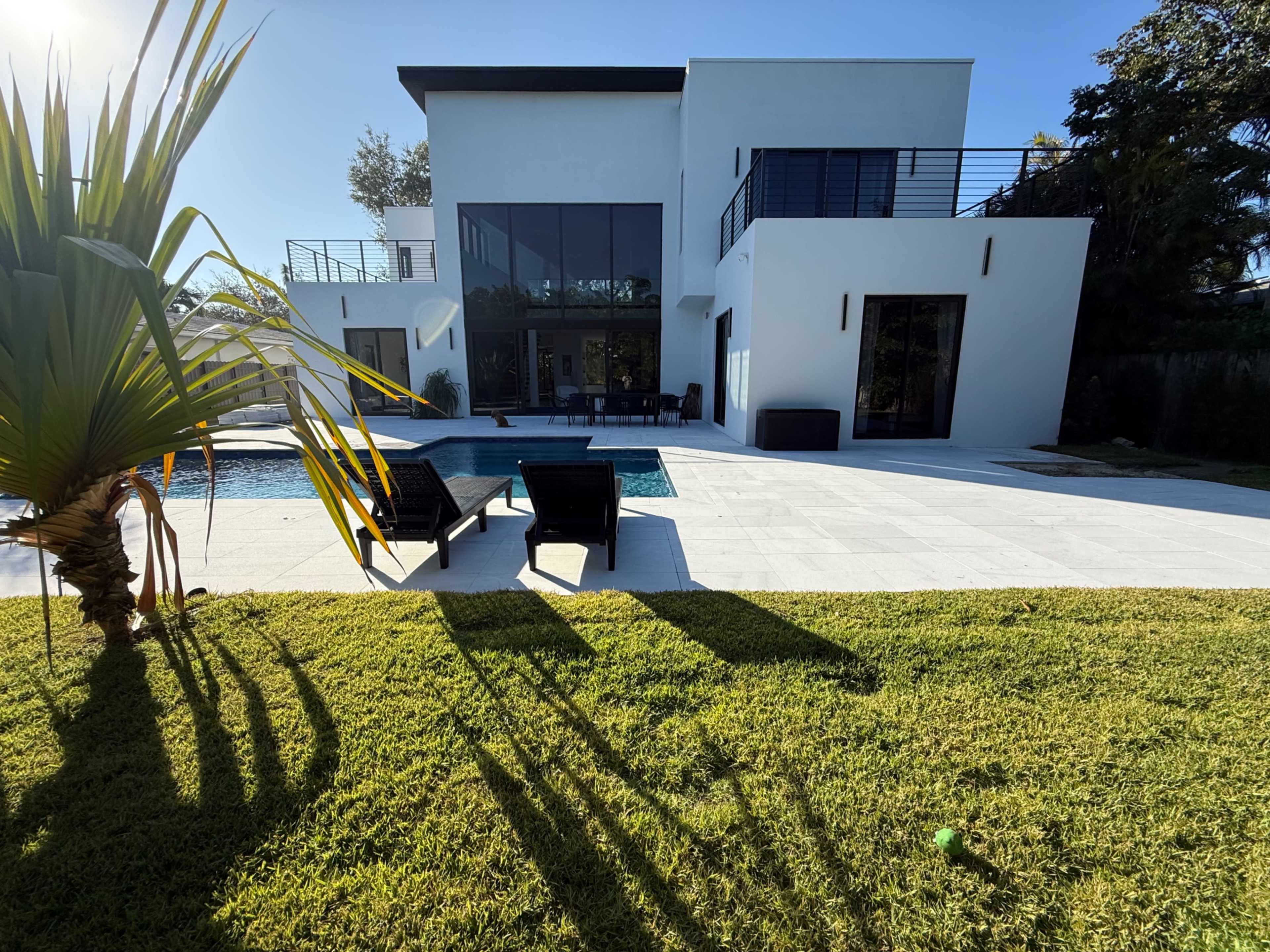 Contemporary storefront house Image in , Miami, FL