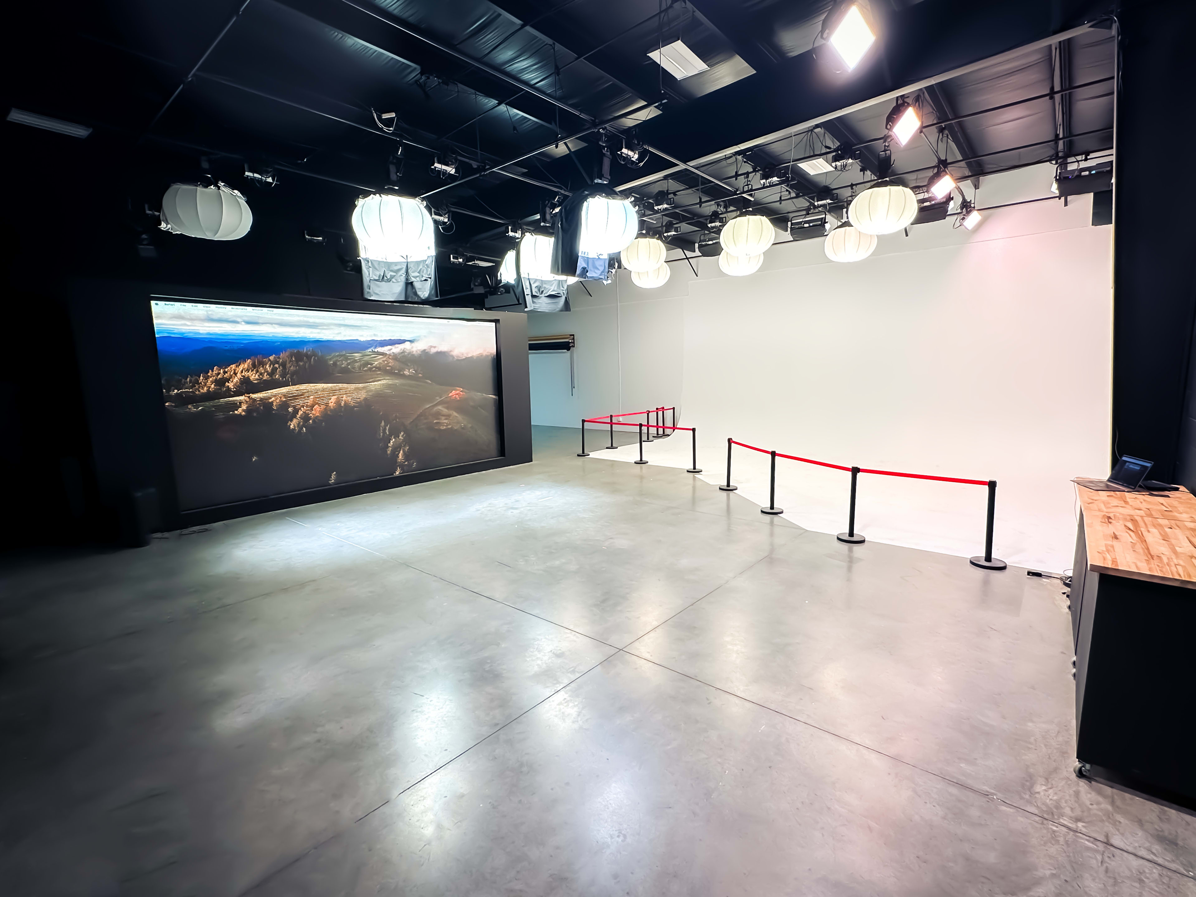 LED Wall Studio Space - Cyc Wall, Gear, and Paper backdrop’s. Image in Lehi, Lehi, UT
