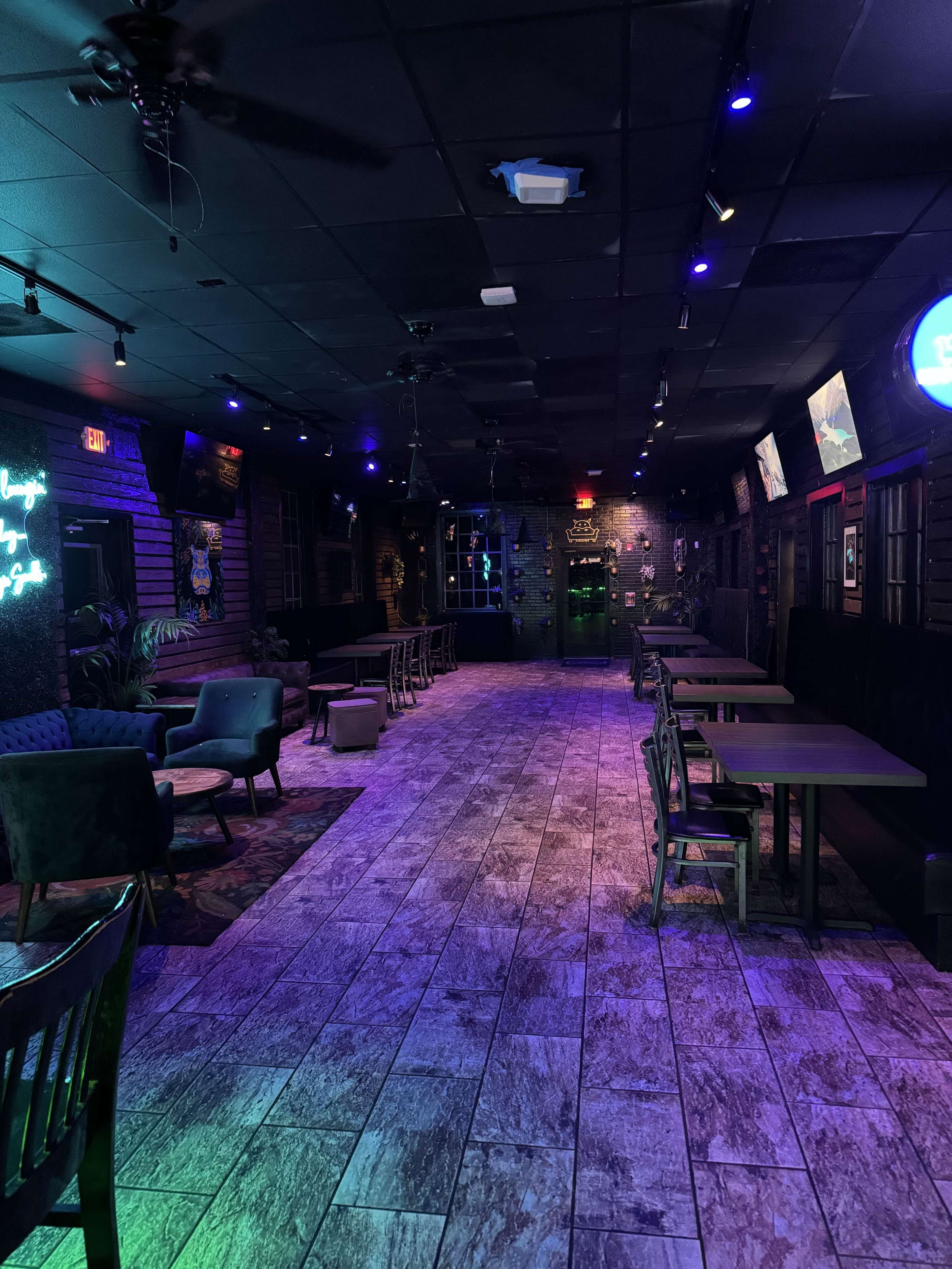 Urban lounge and bar Image in Marlen Terrace, pasadena, TX
