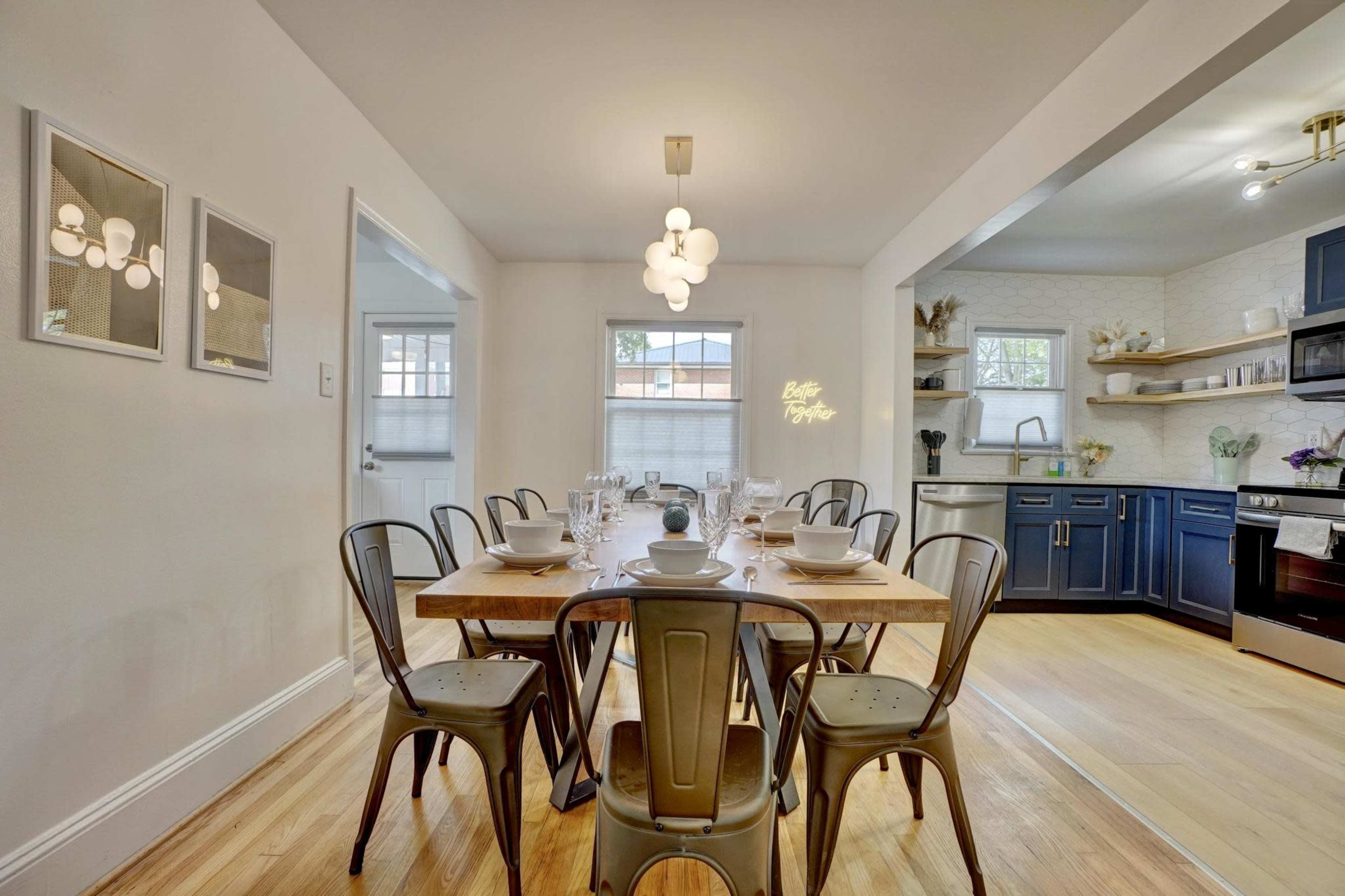 Gather! PingPong~6BR~PorchTV~Walk Dtwn~Pets~15+ Image in Downtown, Raleigh, NC